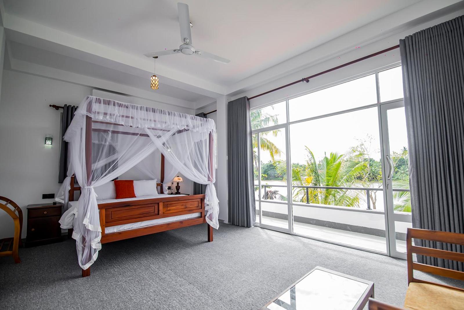 King Room with Lake View photo 1