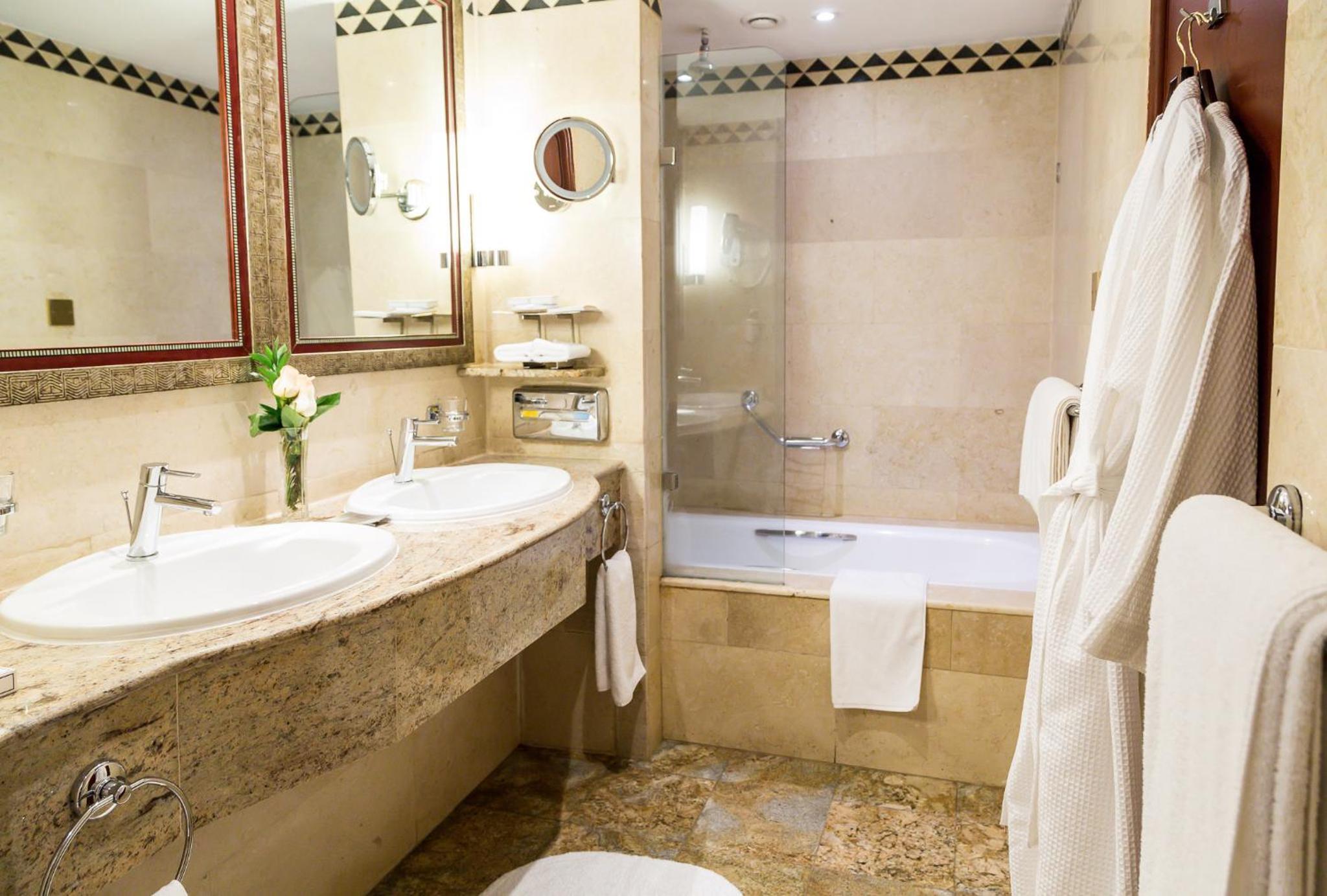 Superior Room - Photo 8