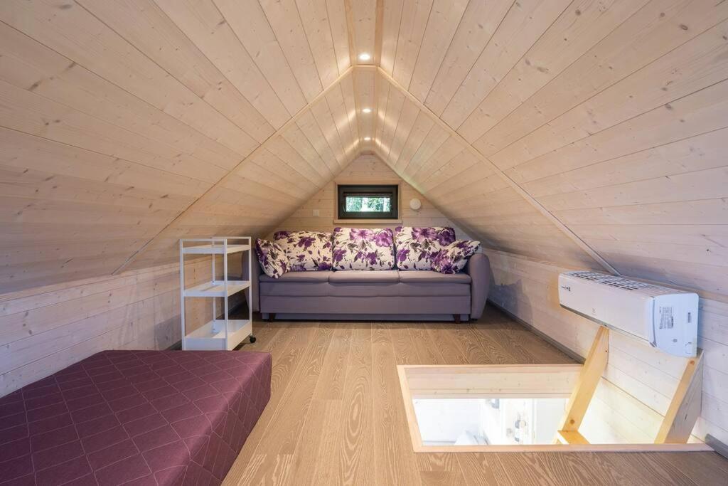 One-Bedroom House photo 1