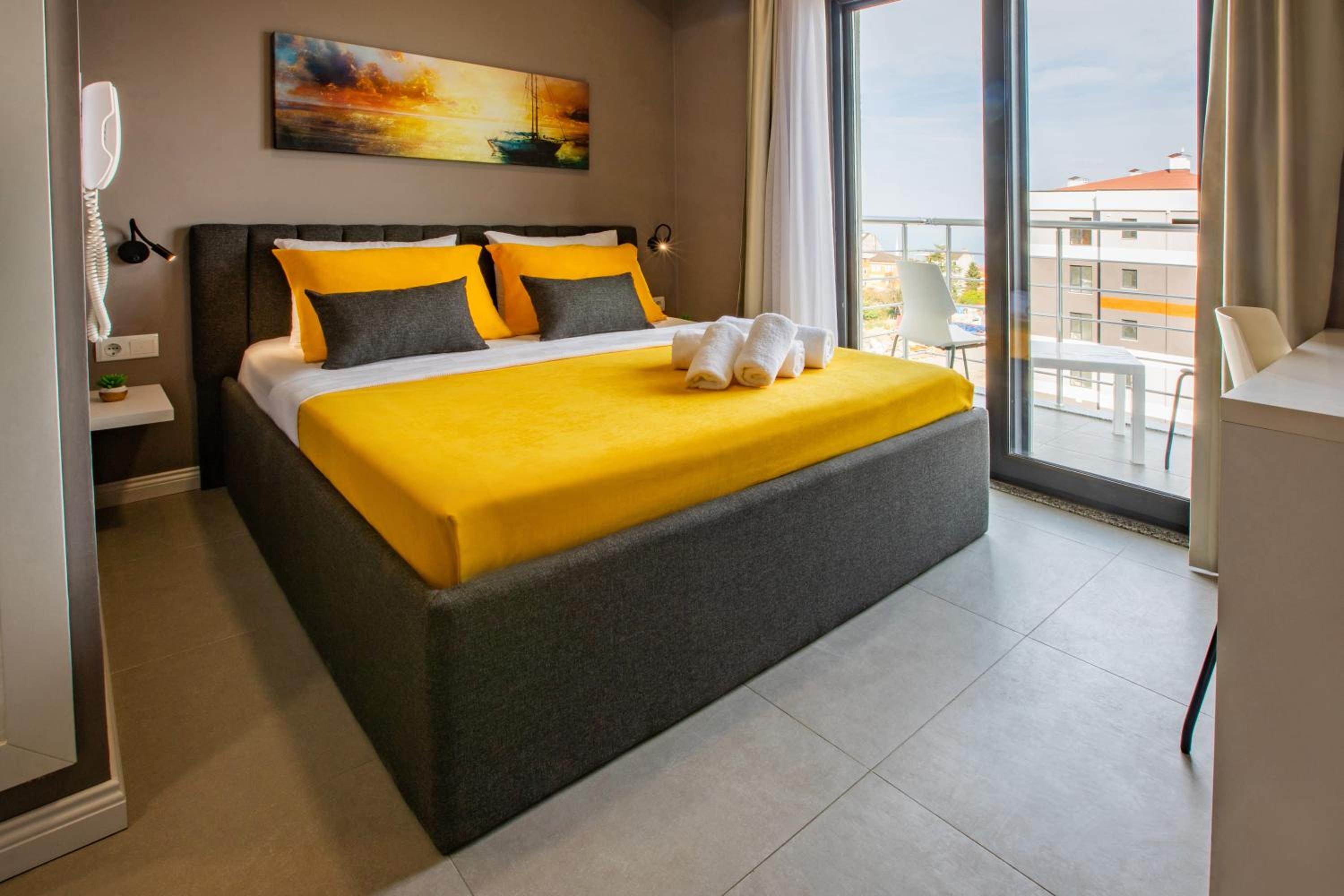 Double Room with Balcony and Sea View