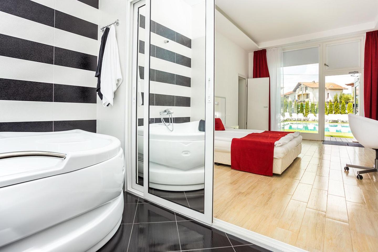 Junior Suite with Single Spa Bath photo 1