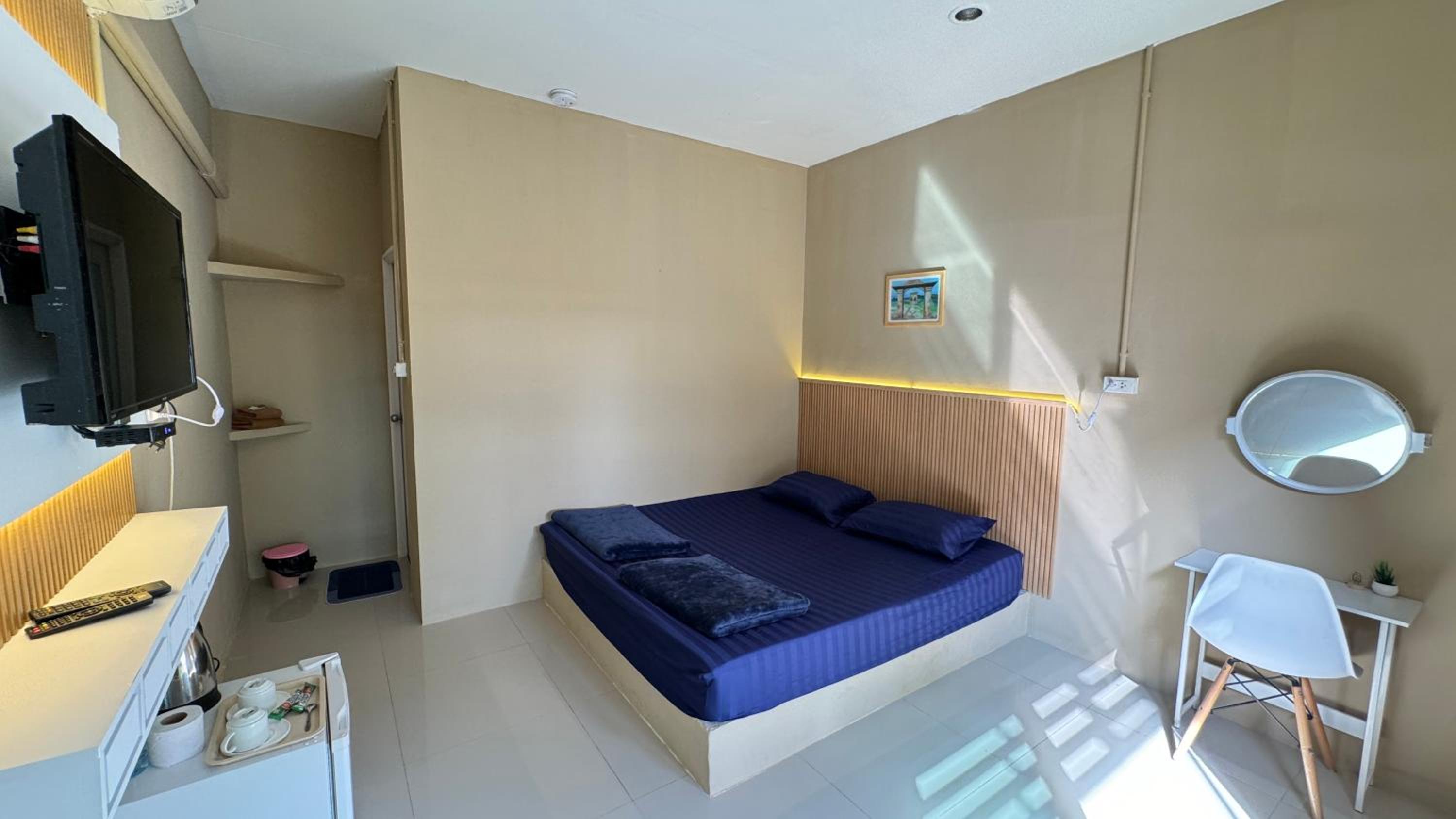 Studio with Balcony - Photo 24