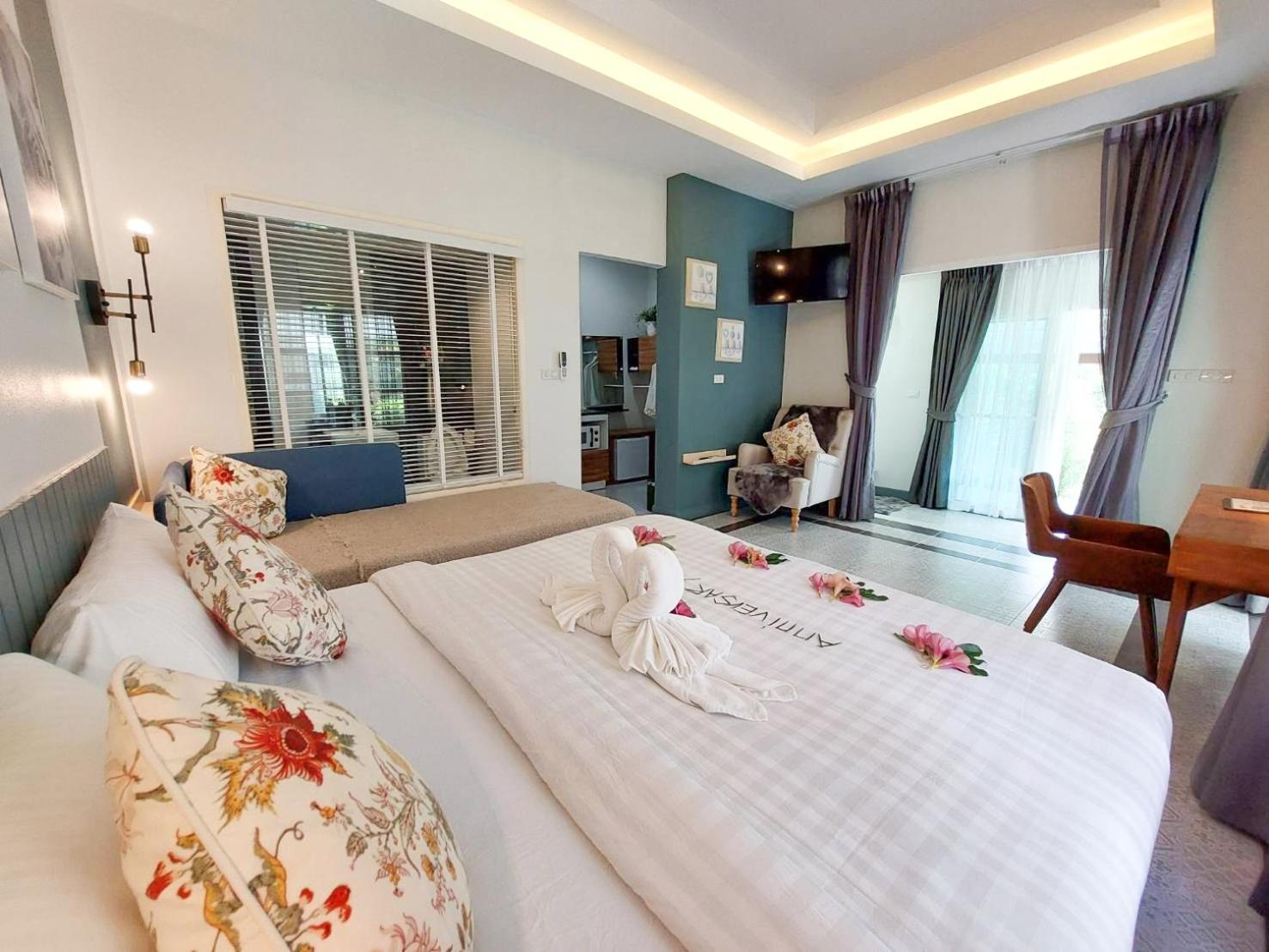 Deluxe Family Room - Photo 7