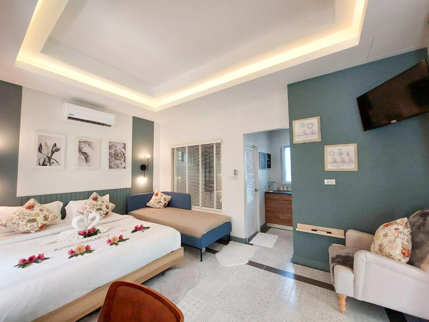 Deluxe Family Room - Photo 6