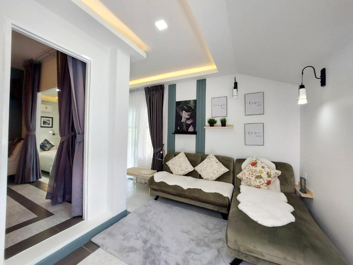 Deluxe Family Room - Photo 5
