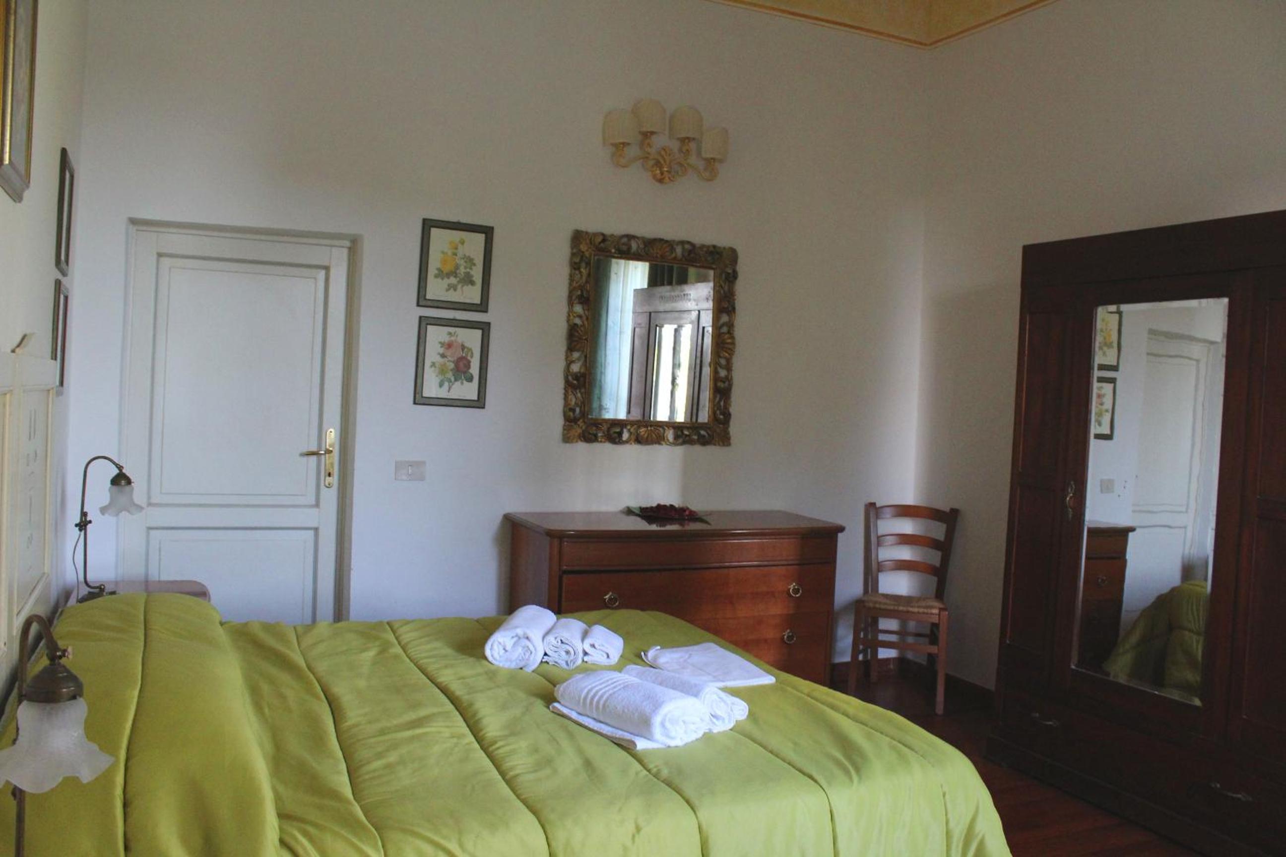 Double Room - Photo 8