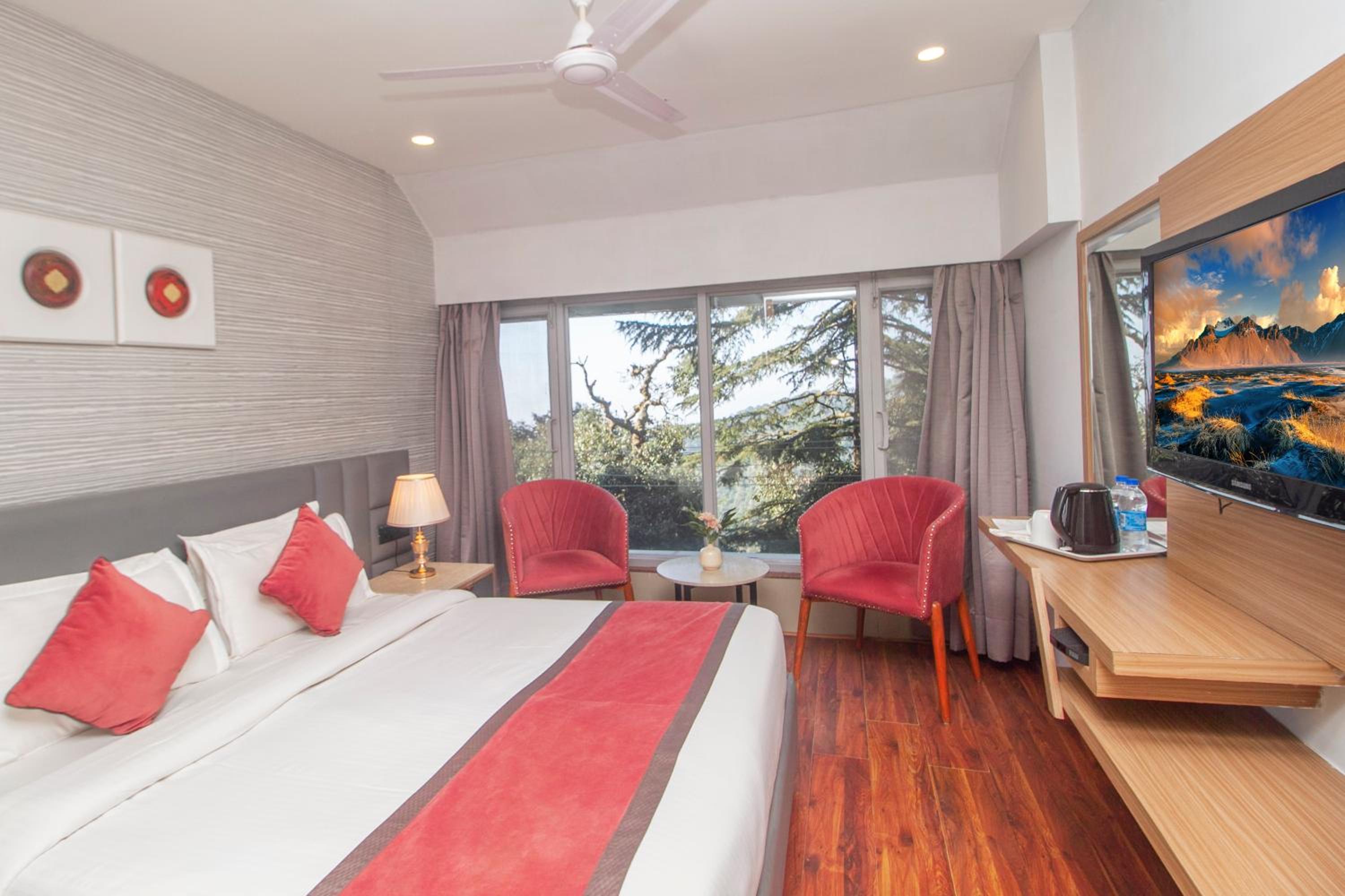 Standard Room with Mall Road View - Photo 1