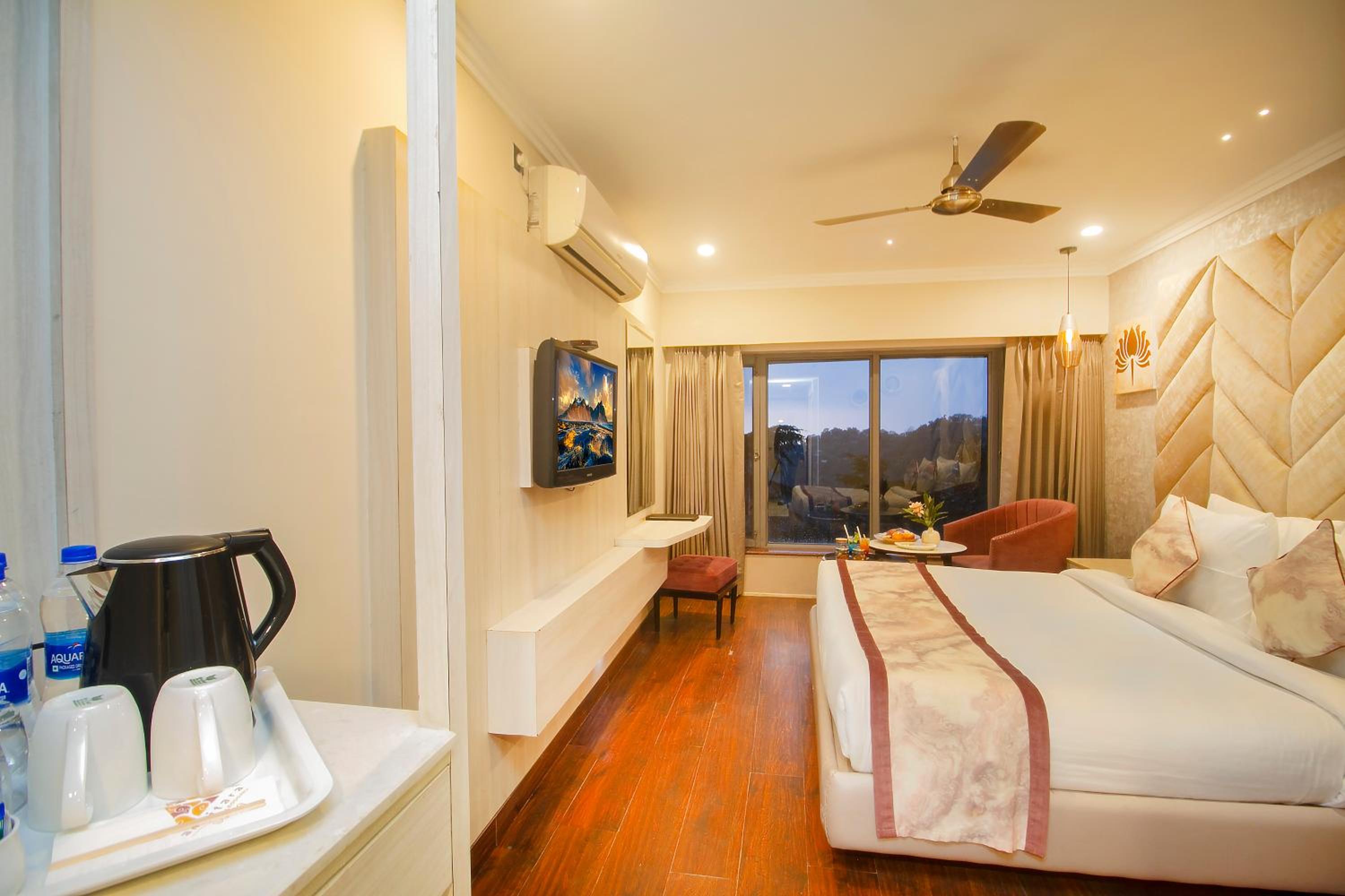 Executive Room with Valley View - Photo 1