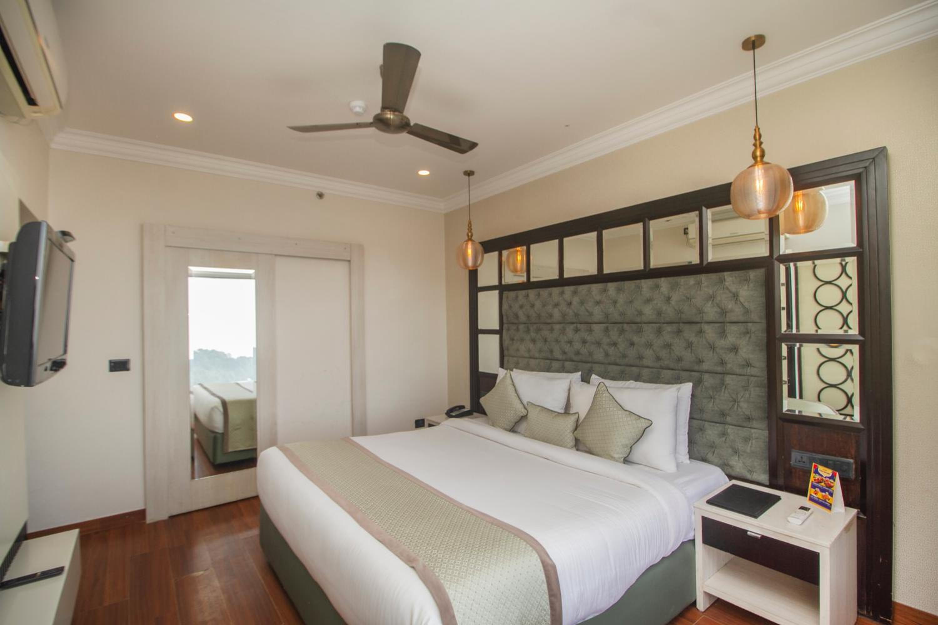  Suite with Valley View - Photo 8