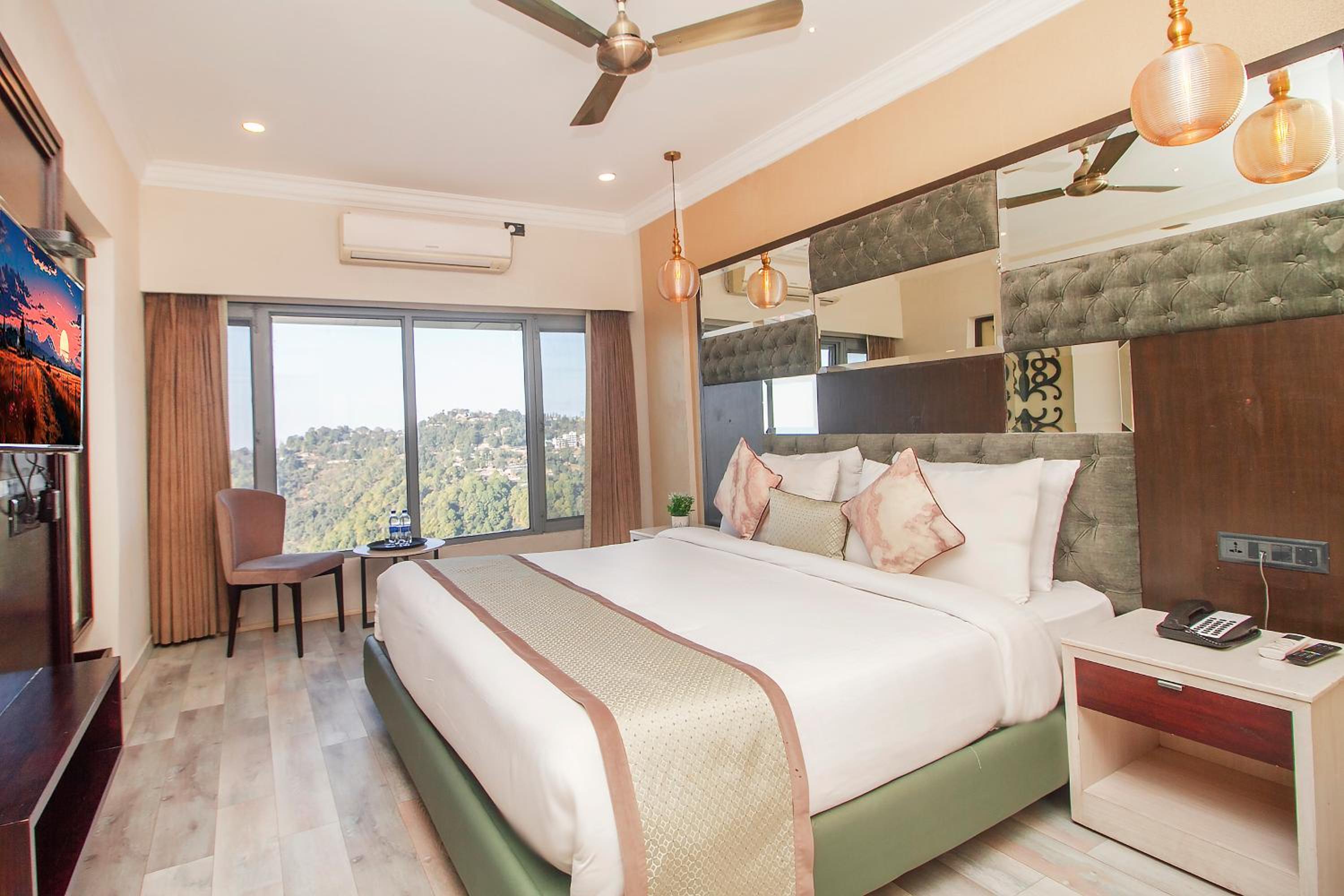  Suite with Valley View - Photo 4