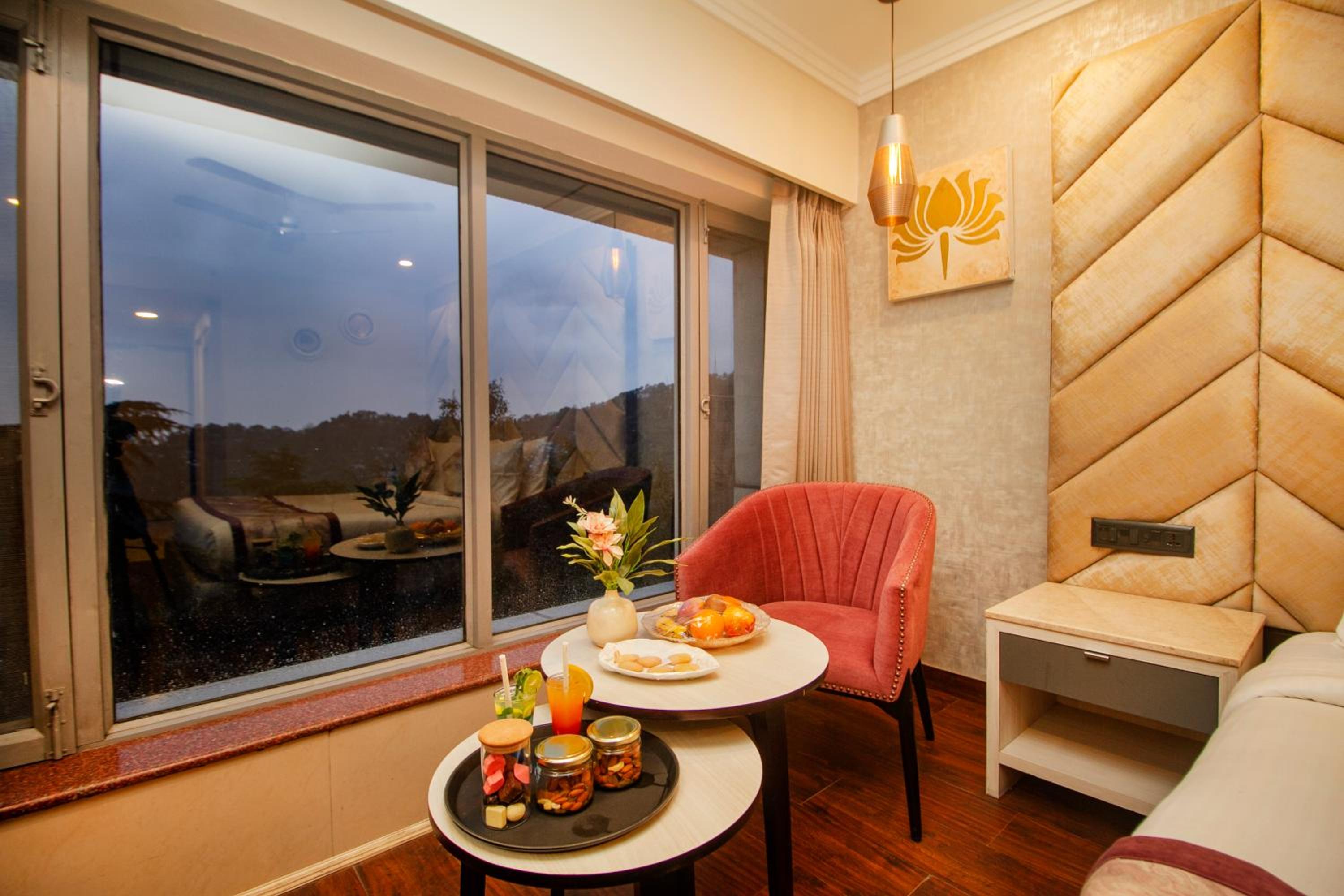 Deluxe Room with Valley View - Photo 1