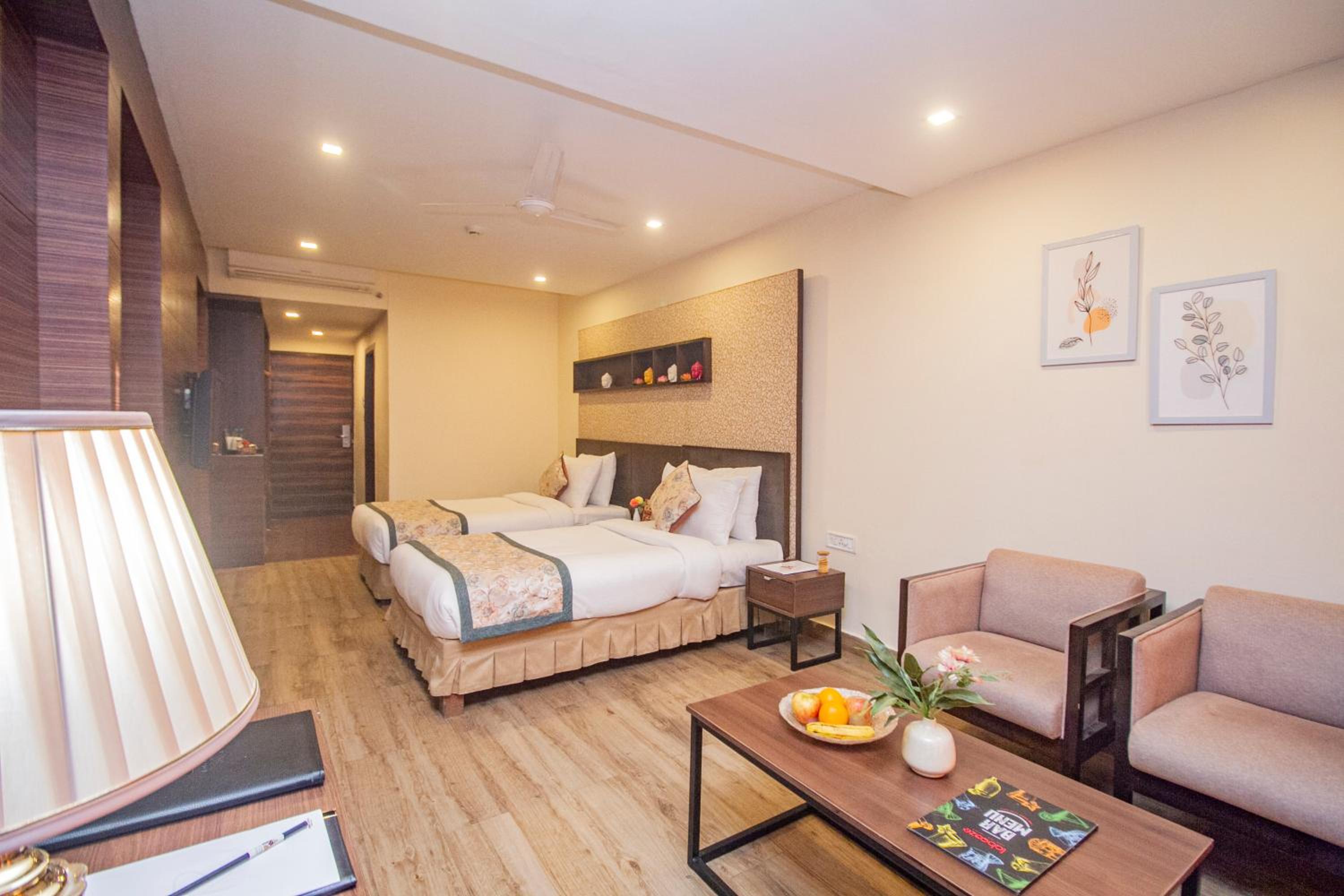 Executive Room with Valley View - Photo 5