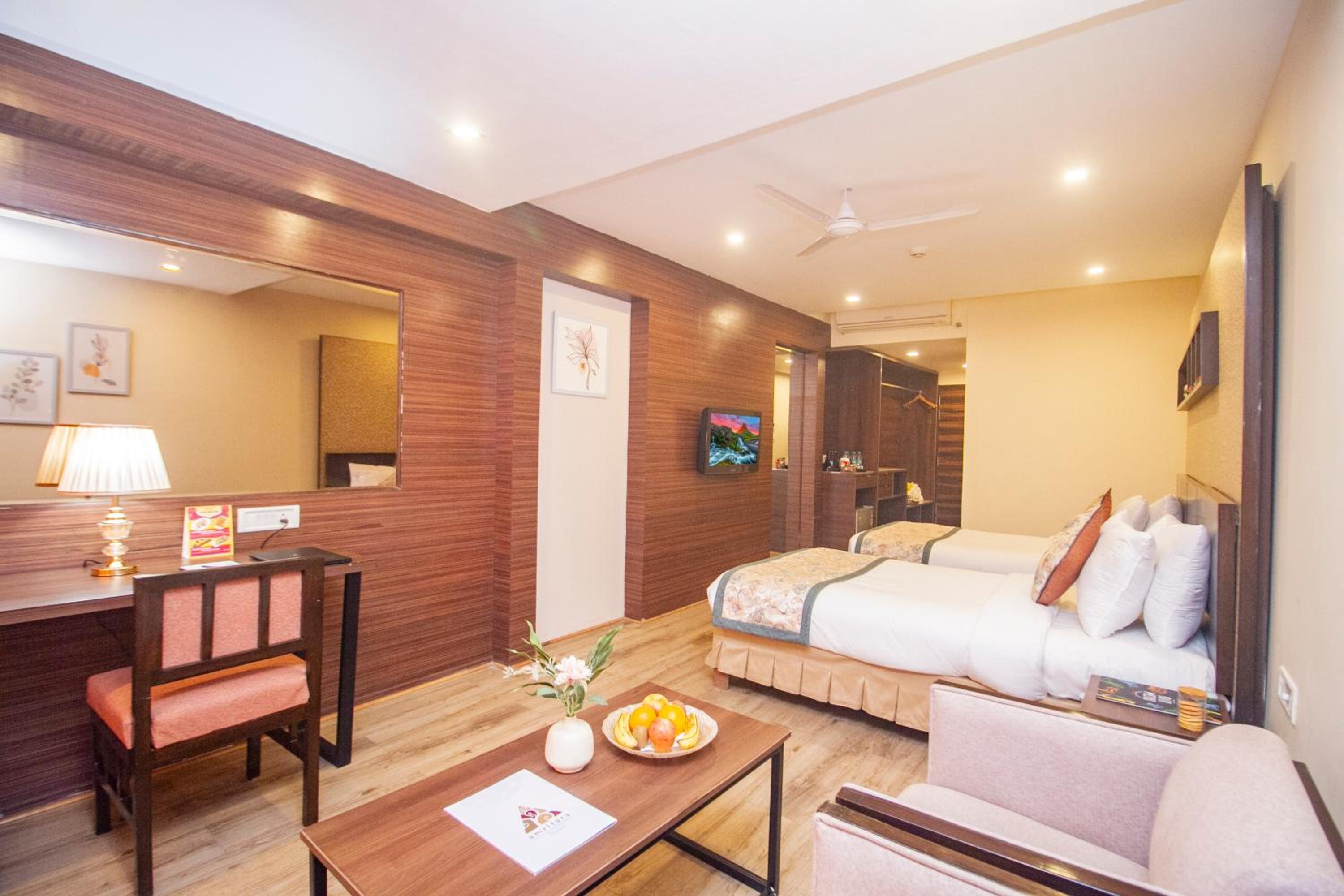 Executive Room with Valley View - Photo 2