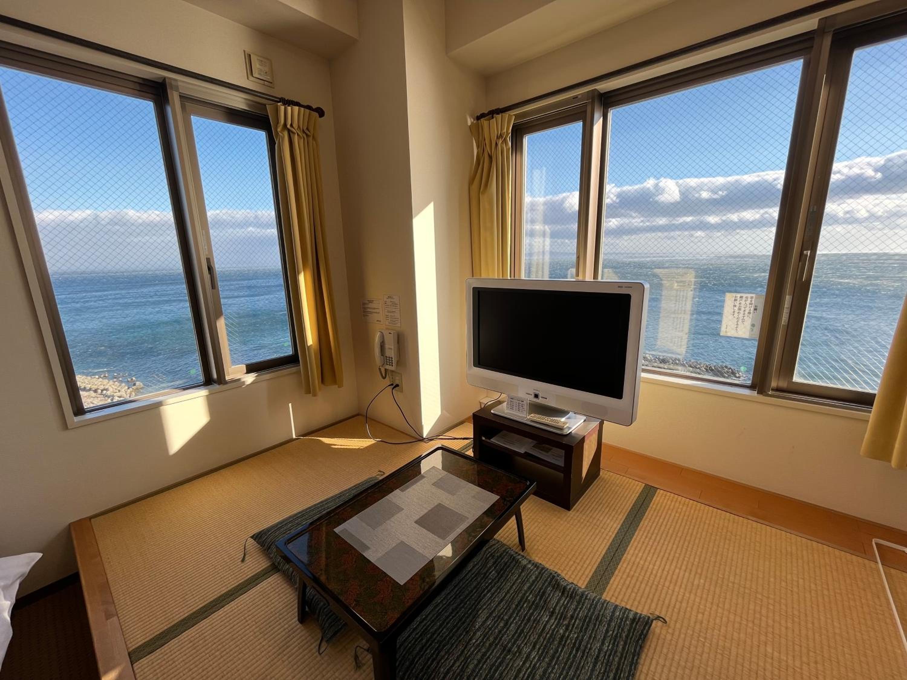 Superior Twin Room with Tatami Area & Sea View-New BLD photo 3
