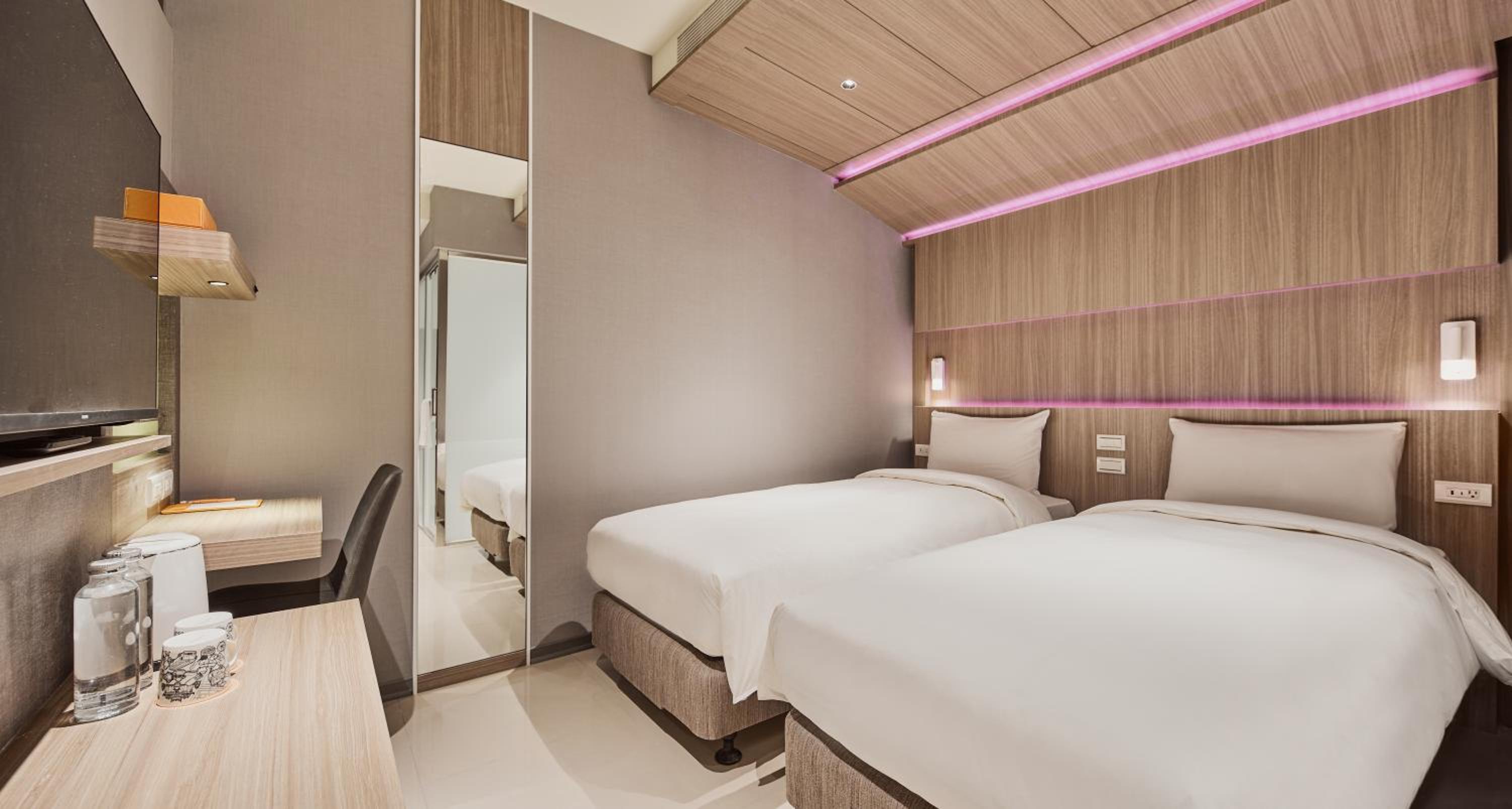 Standard Twin Room
