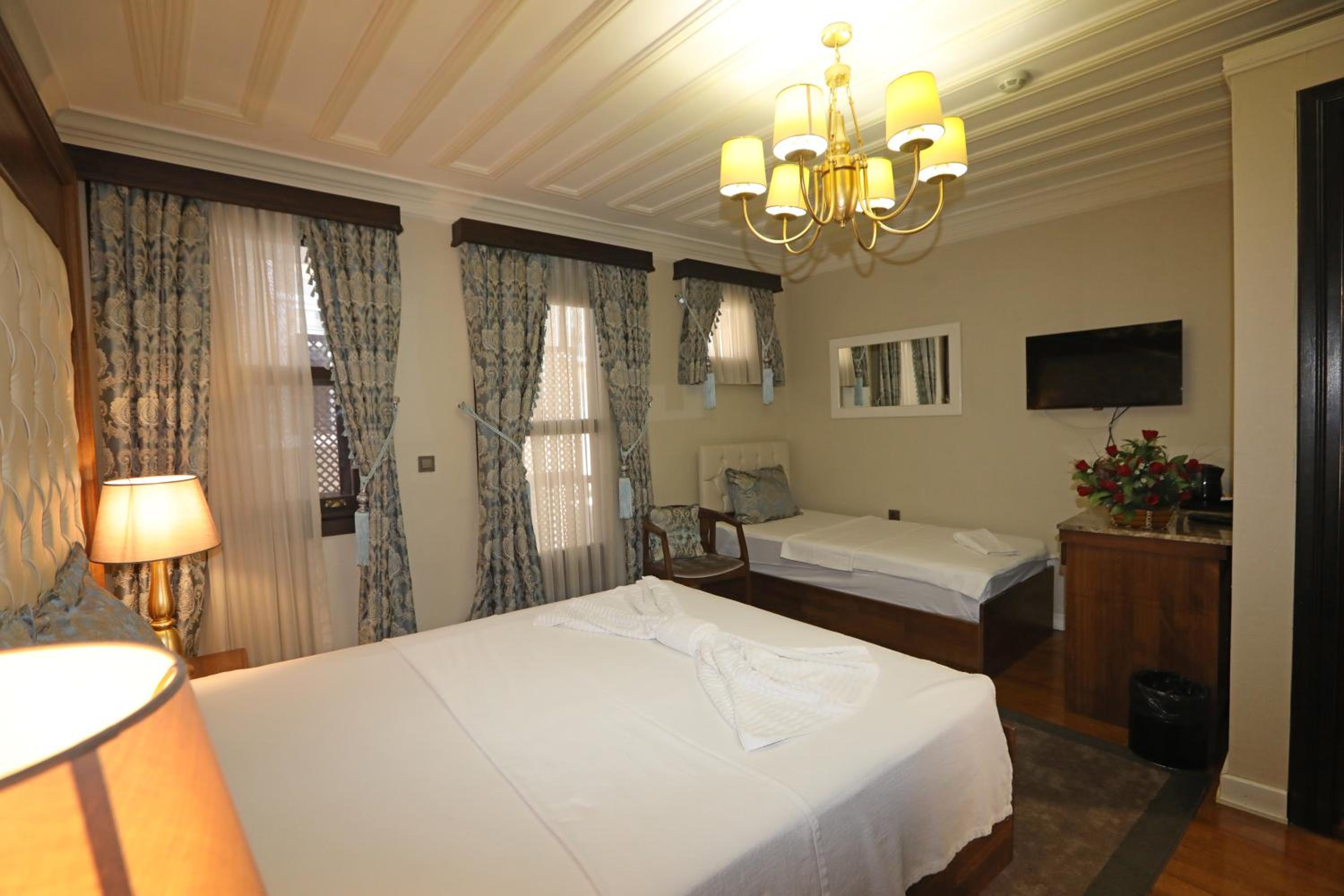 Deluxe Triple Room photo 2