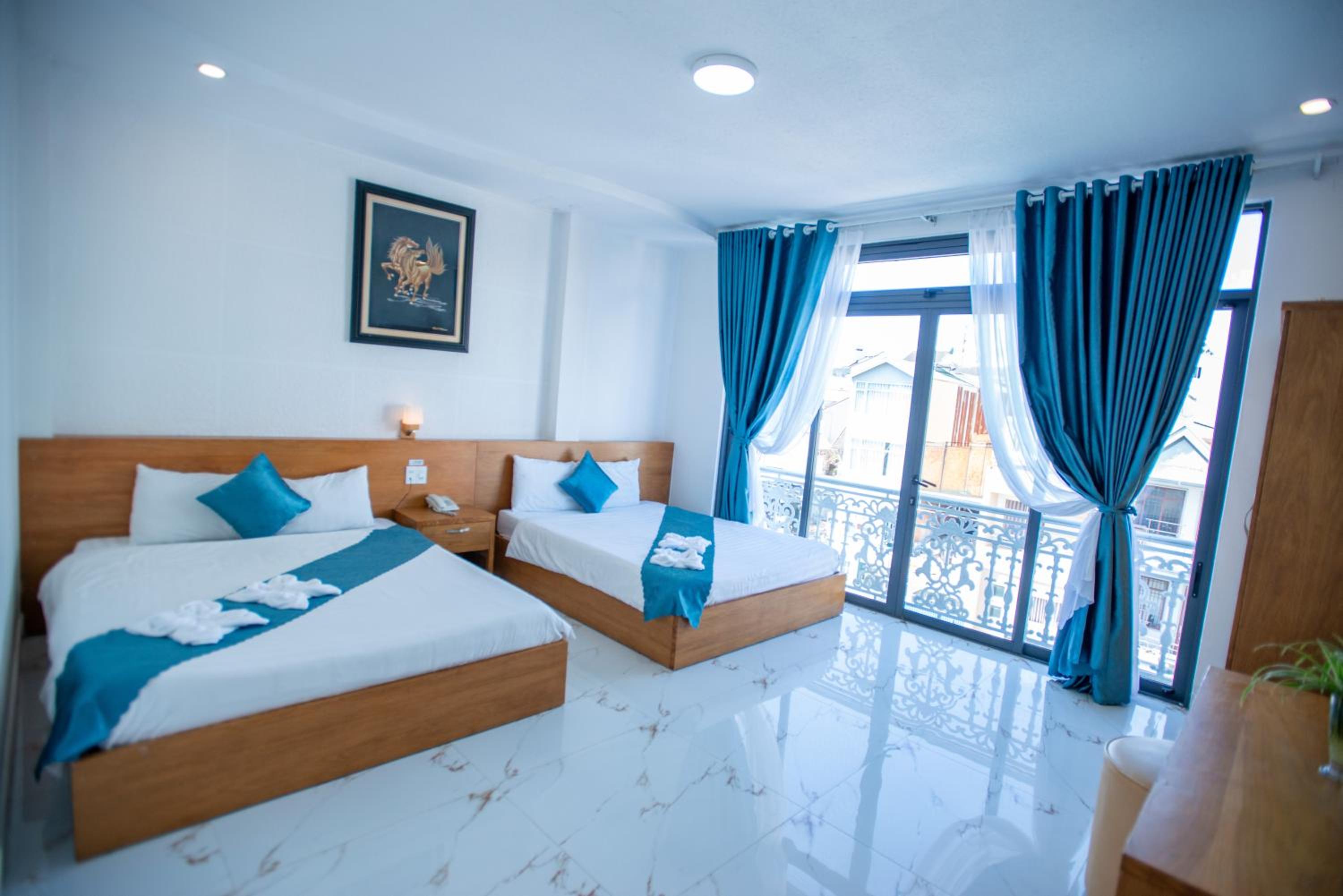 Deluxe Family Room