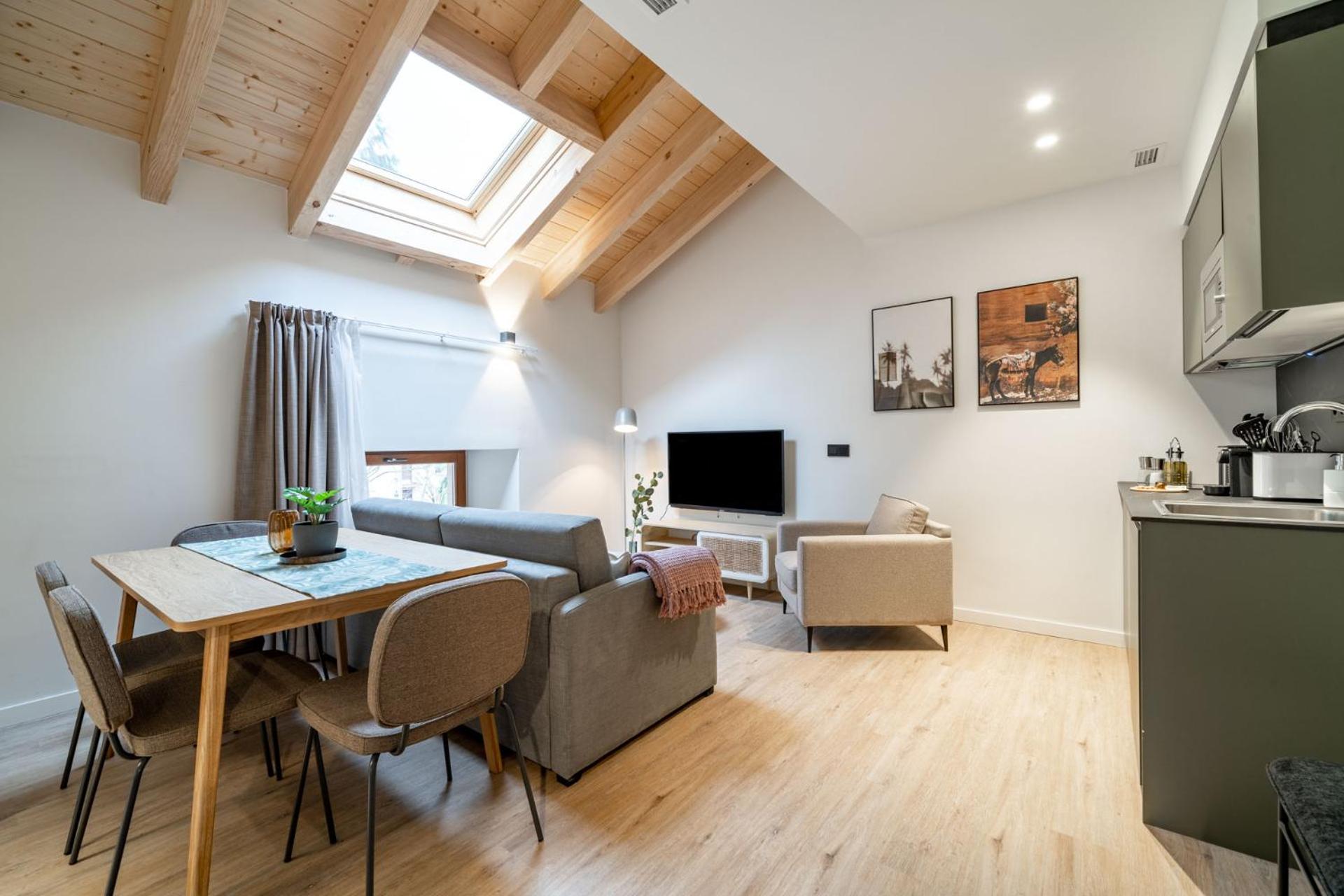 One-Bedroom Apartment - Photo 4