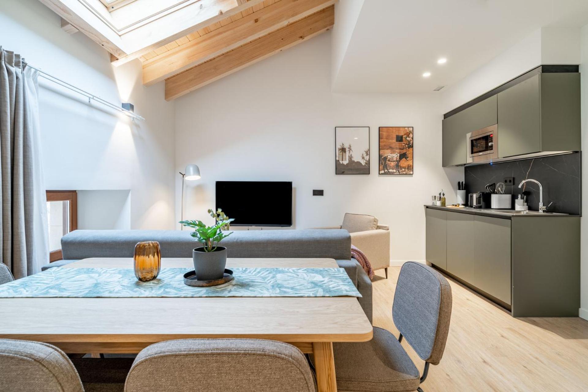One-Bedroom Apartment - Photo 17