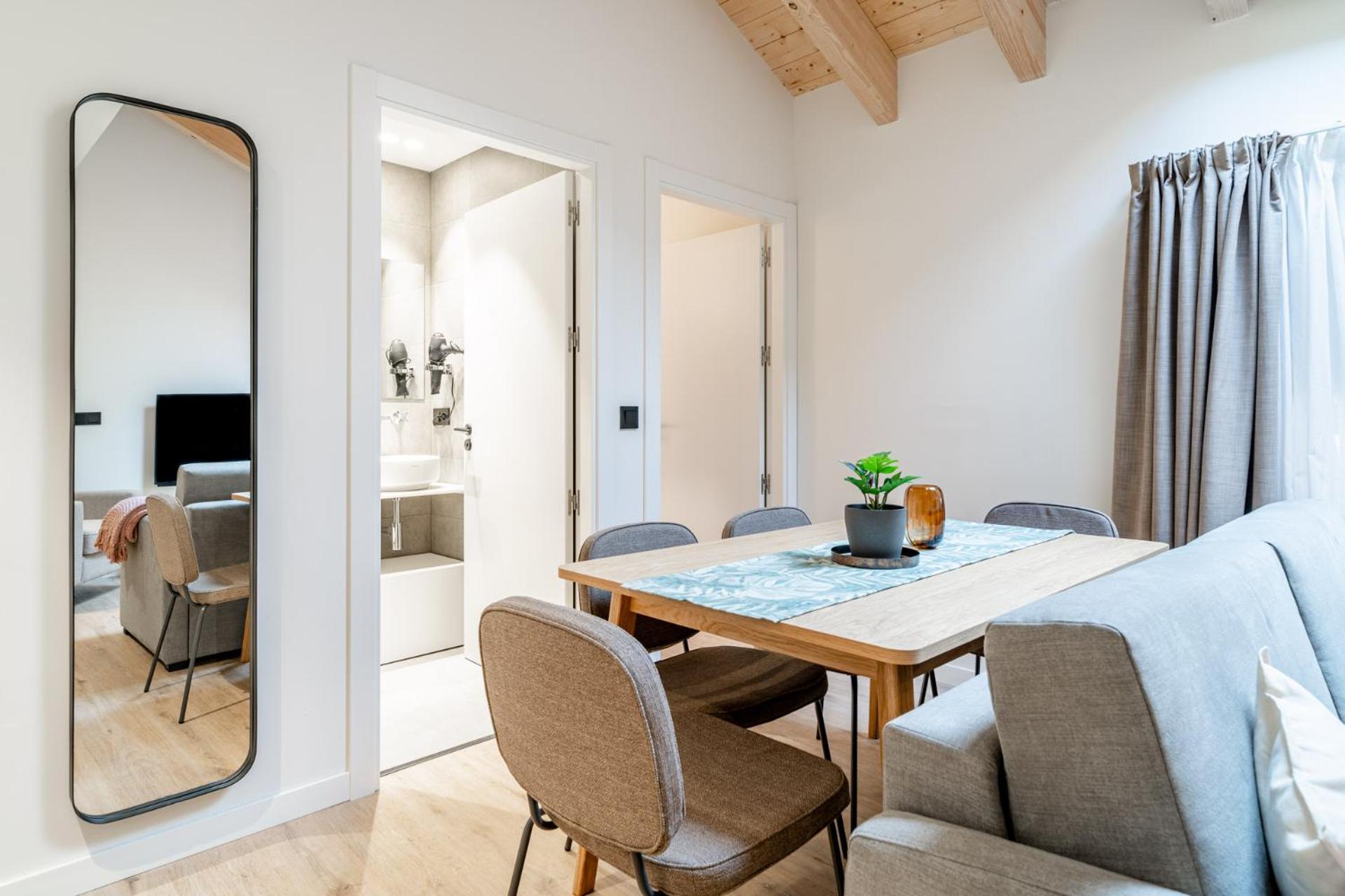 One-Bedroom Apartment - Photo 14