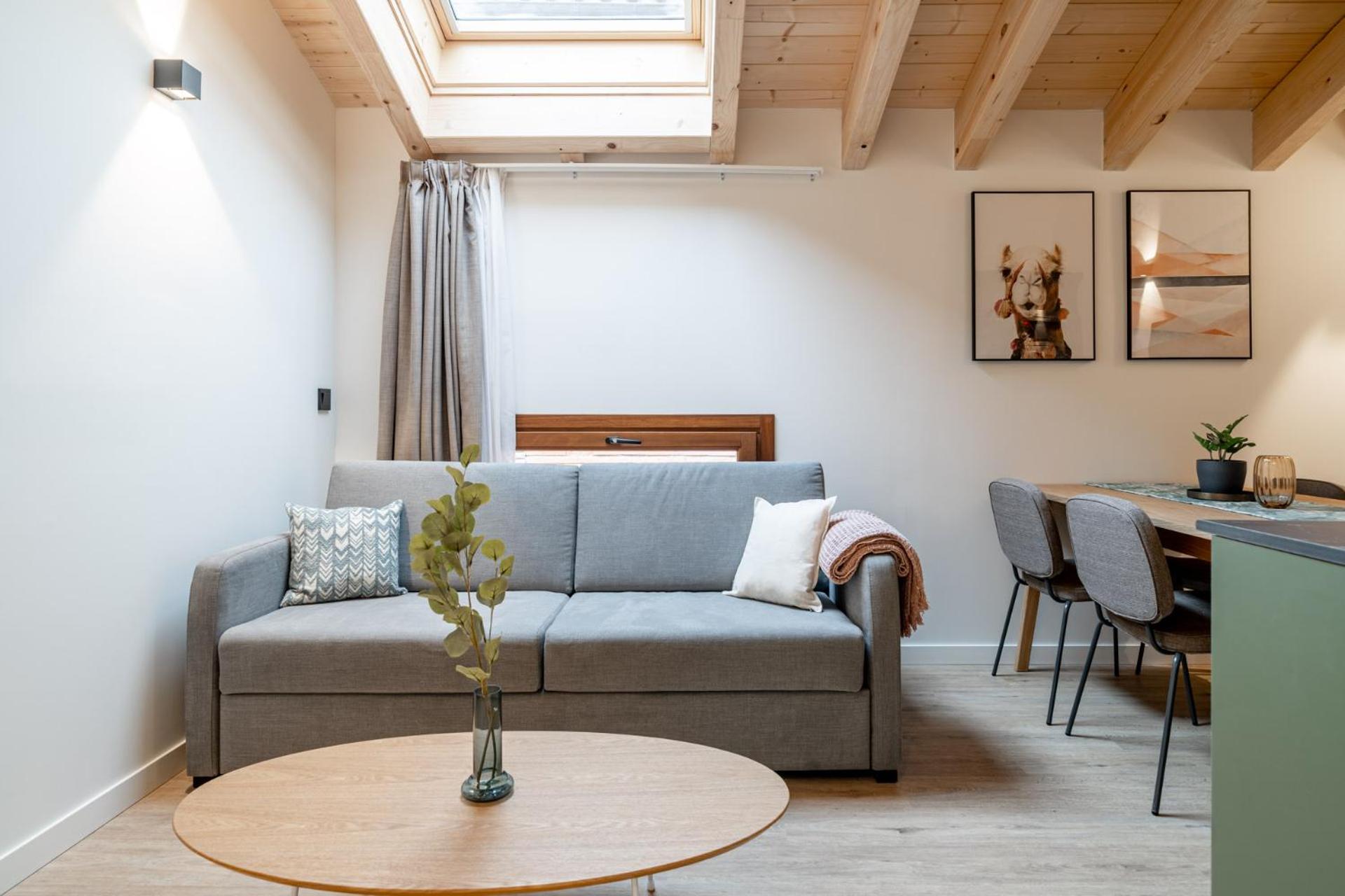 One-Bedroom Apartment - Photo 12