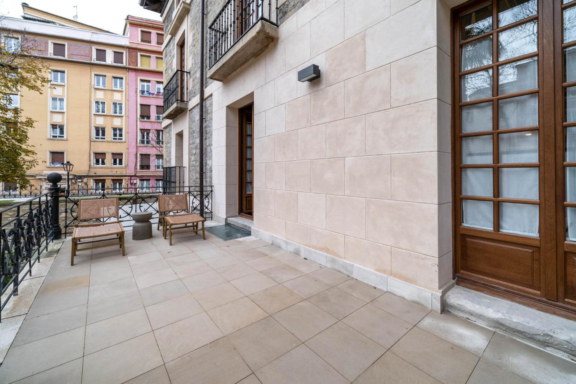 One-Bedroom Apartment with terrace - Photo 5