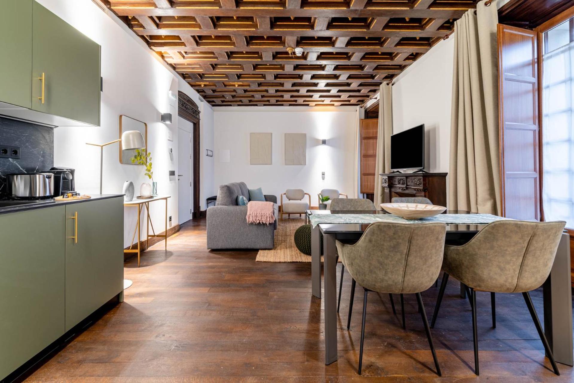 One-Bedroom Apartment with terrace - Photo 7