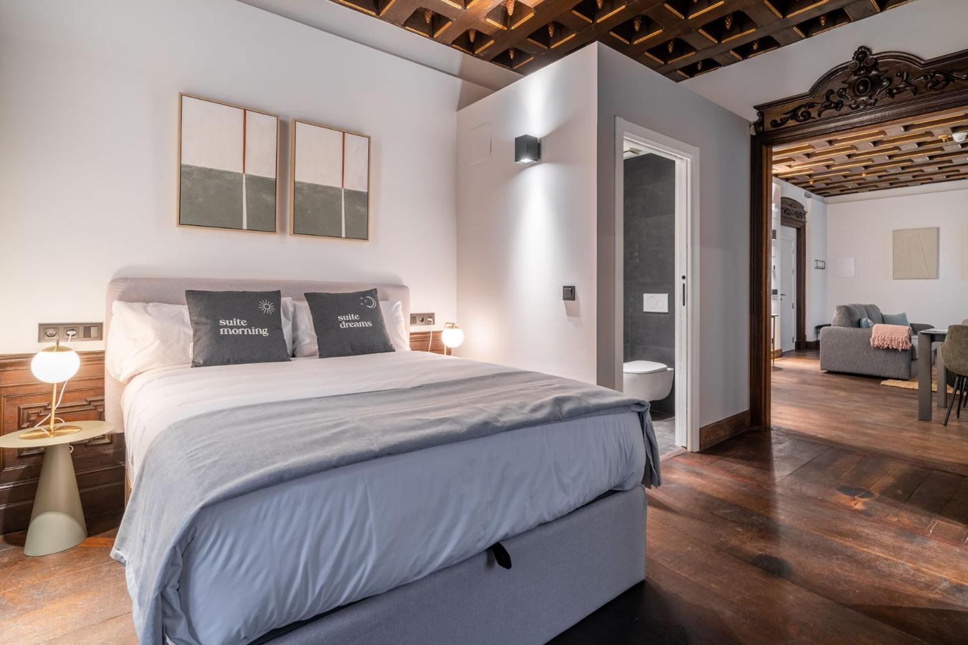 One-Bedroom Apartment with terrace - Photo 9