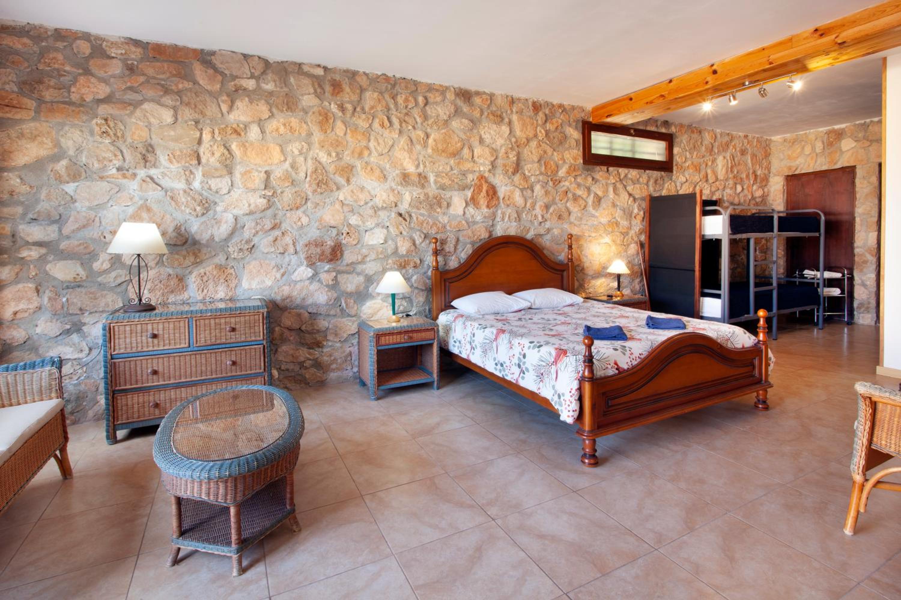 Basic Triple Room - Photo 1