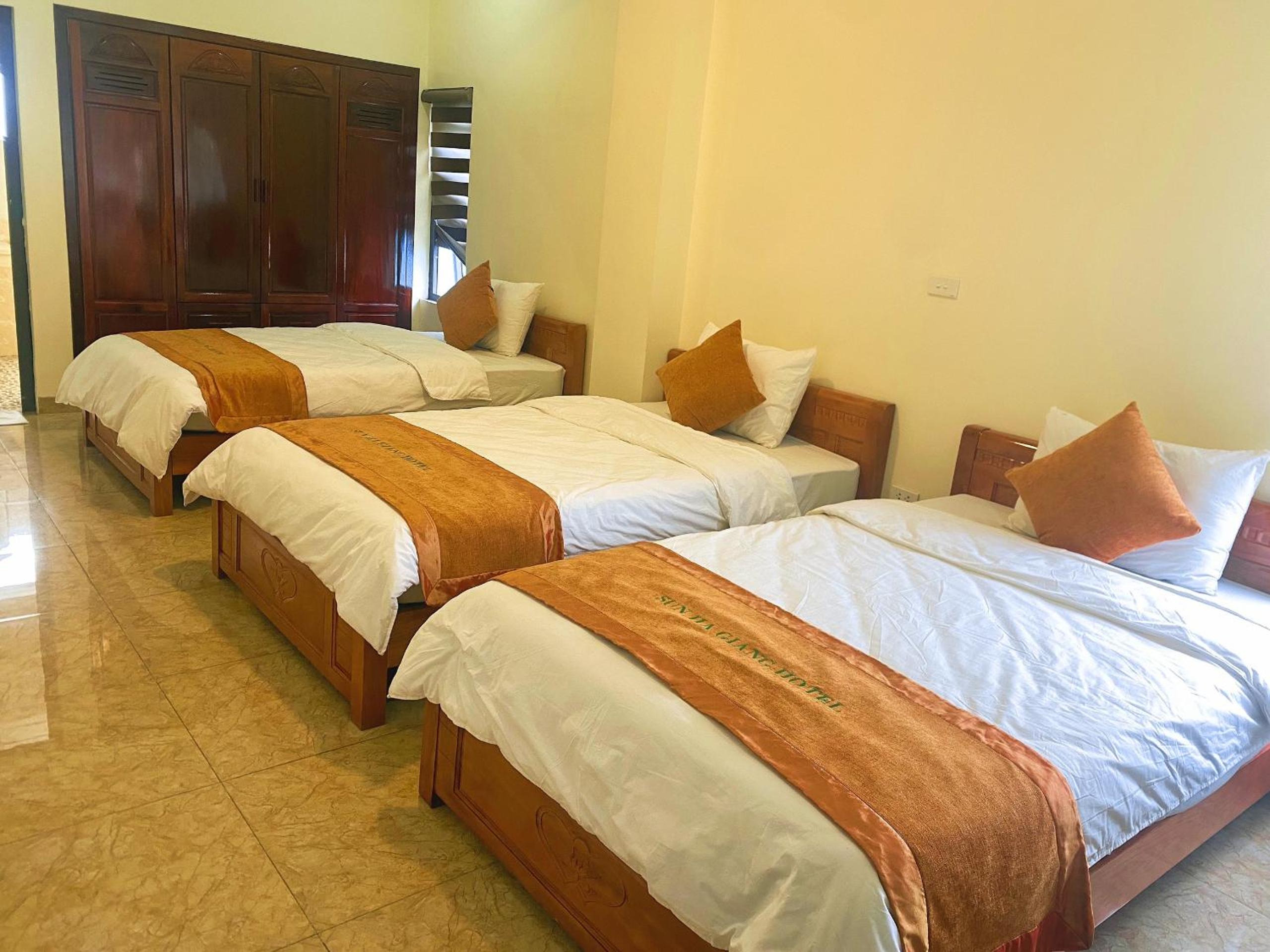 Deluxe Triple Room - Photo 1