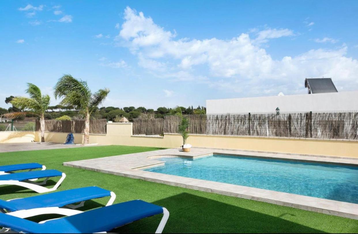 Three-Bedroom Villa photo 2