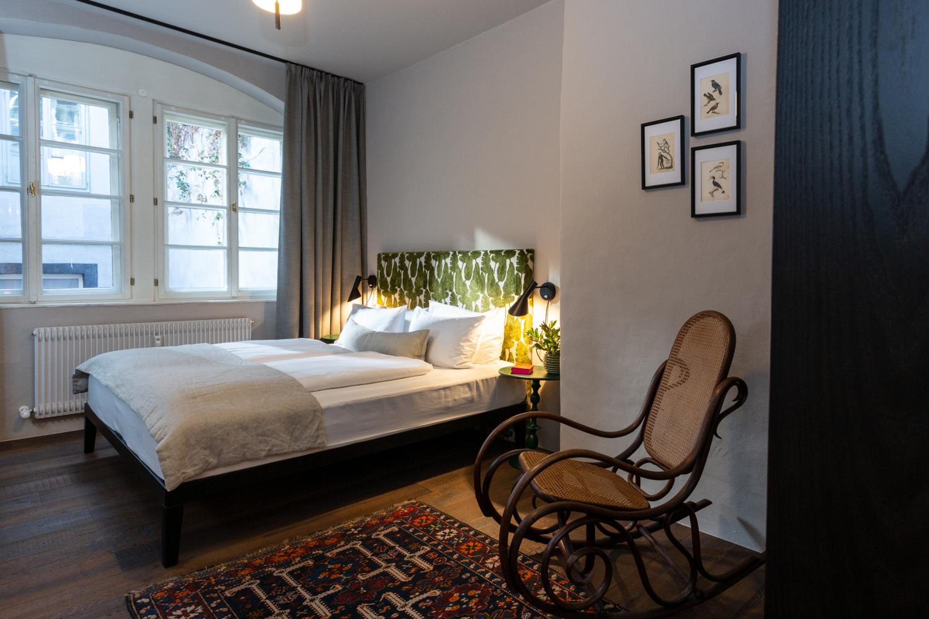Deluxe Double Room - Photo 9