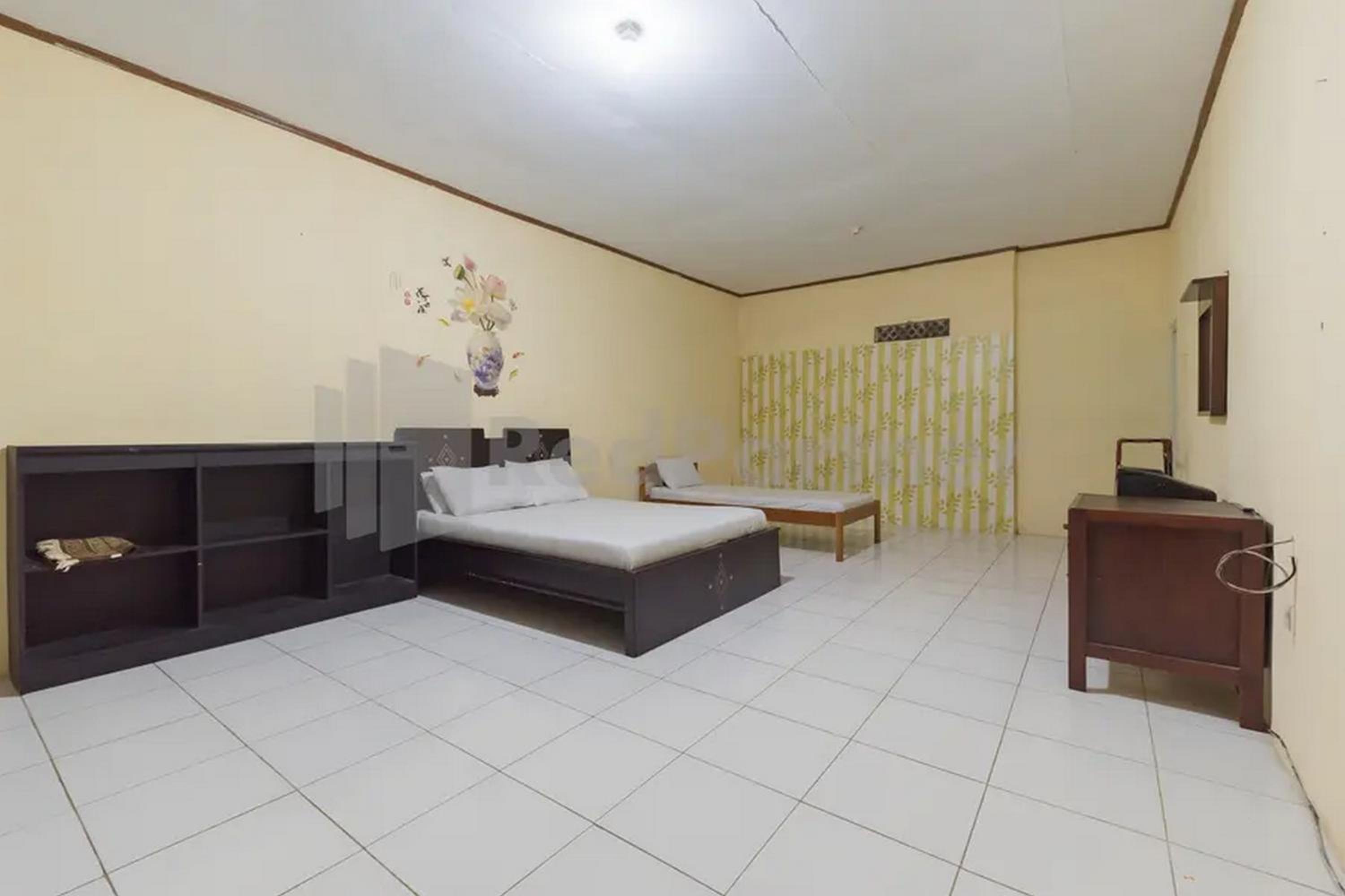 Family Room - Photo 8