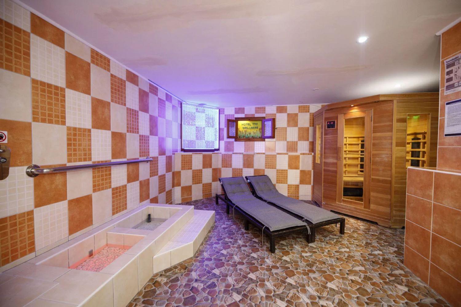 Double or Twin Room with Spa Access photo 3