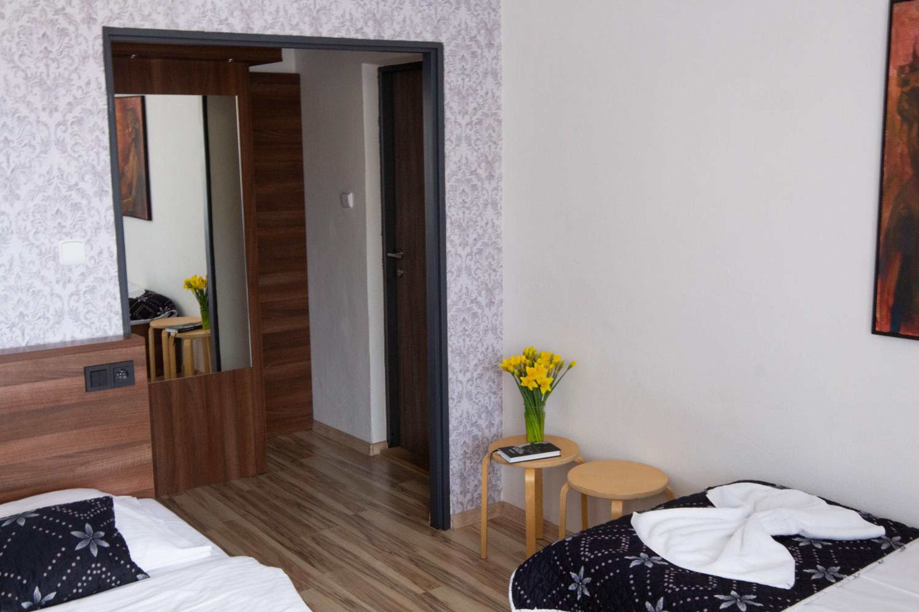 Triple Room with Balcony - Photo 2