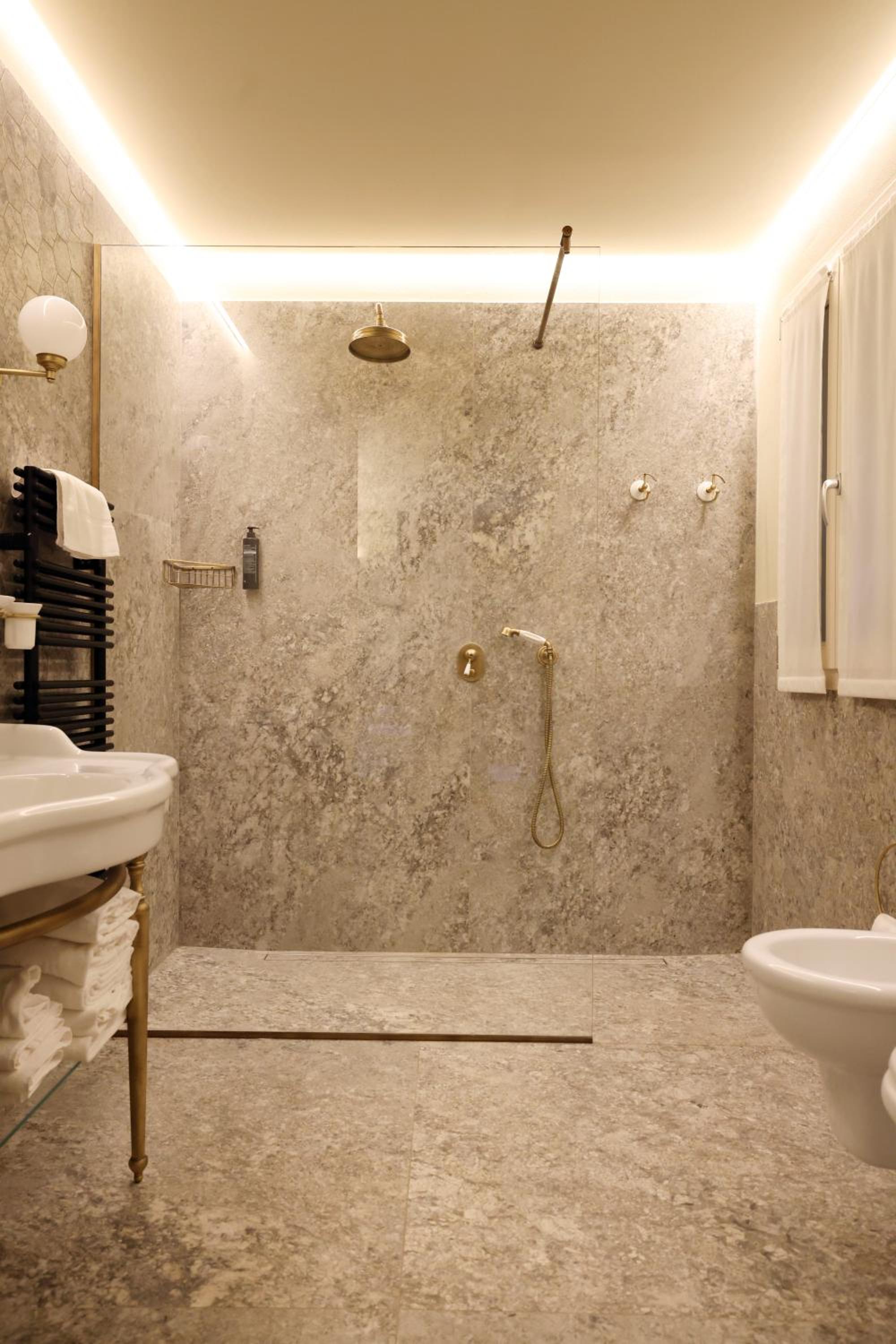 Executive Suite photo 3