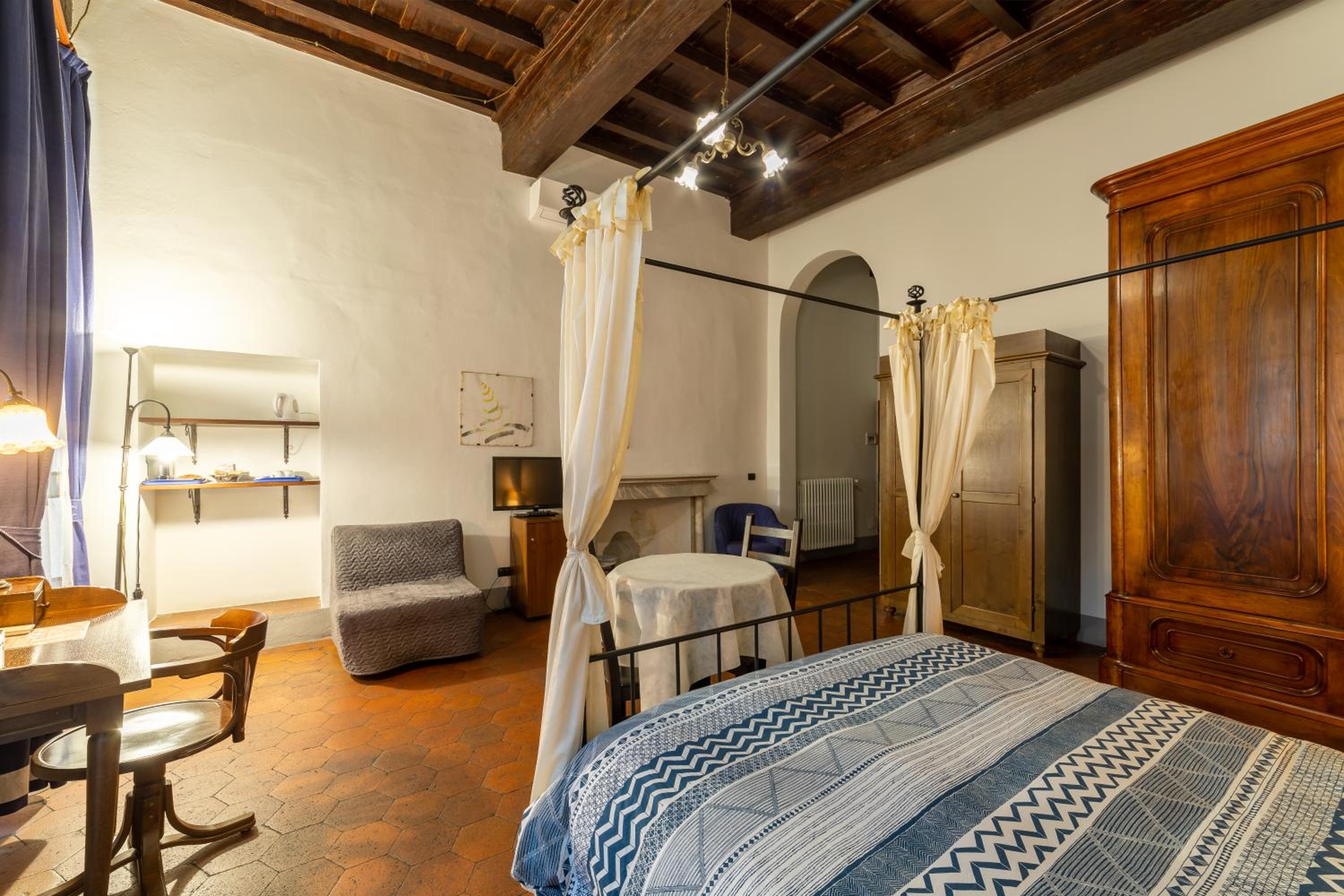Deluxe Double or Twin Room with City View photo 1