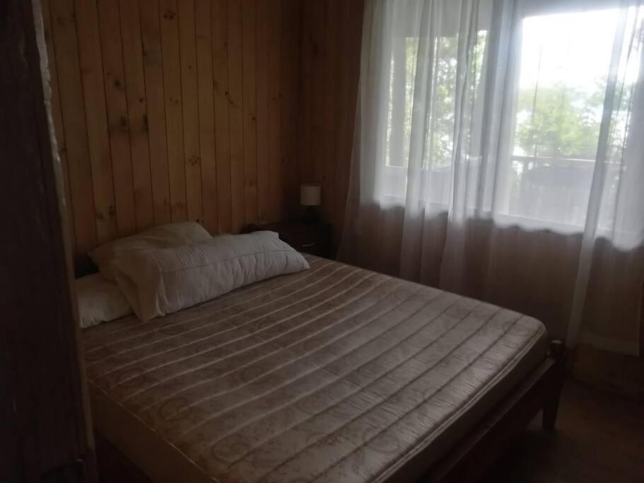 Eight-Bedroom House photo 1