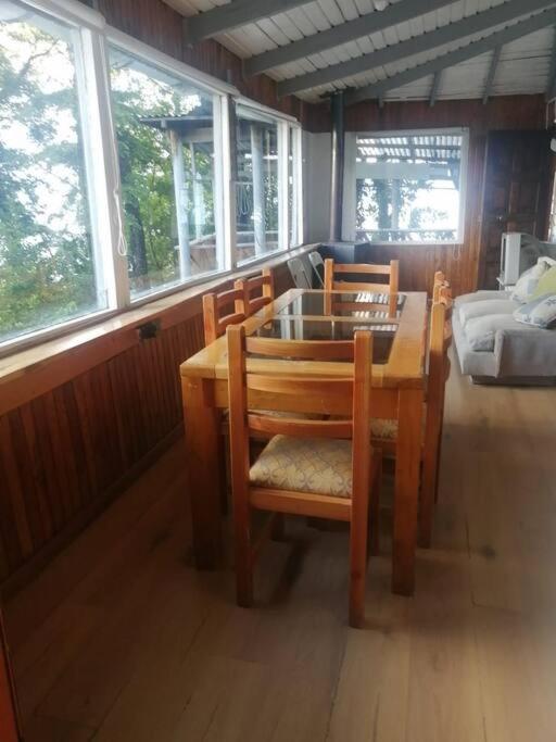 Eight-Bedroom House photo 2