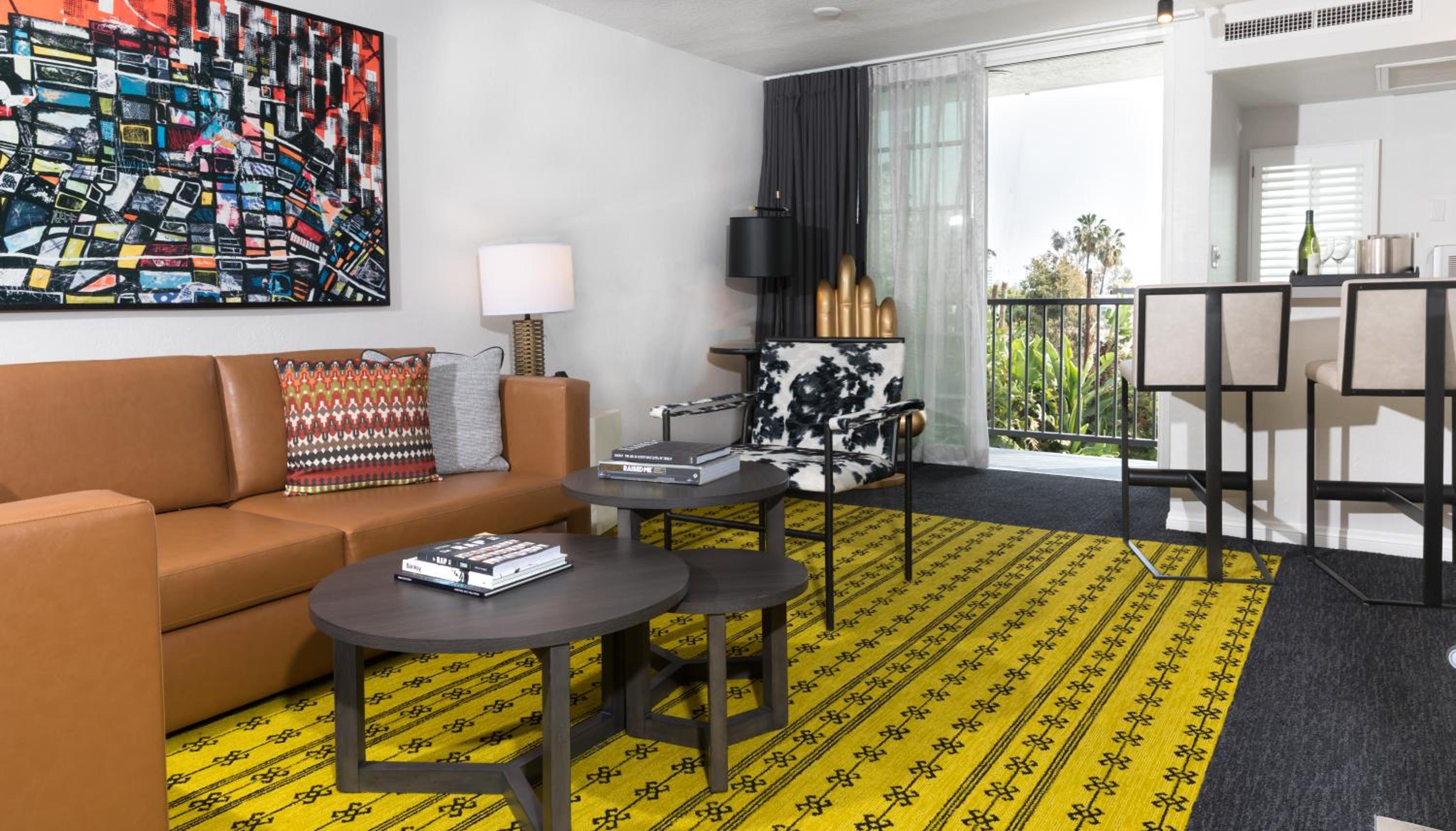Premier King Suite with Balcony - Photo 7