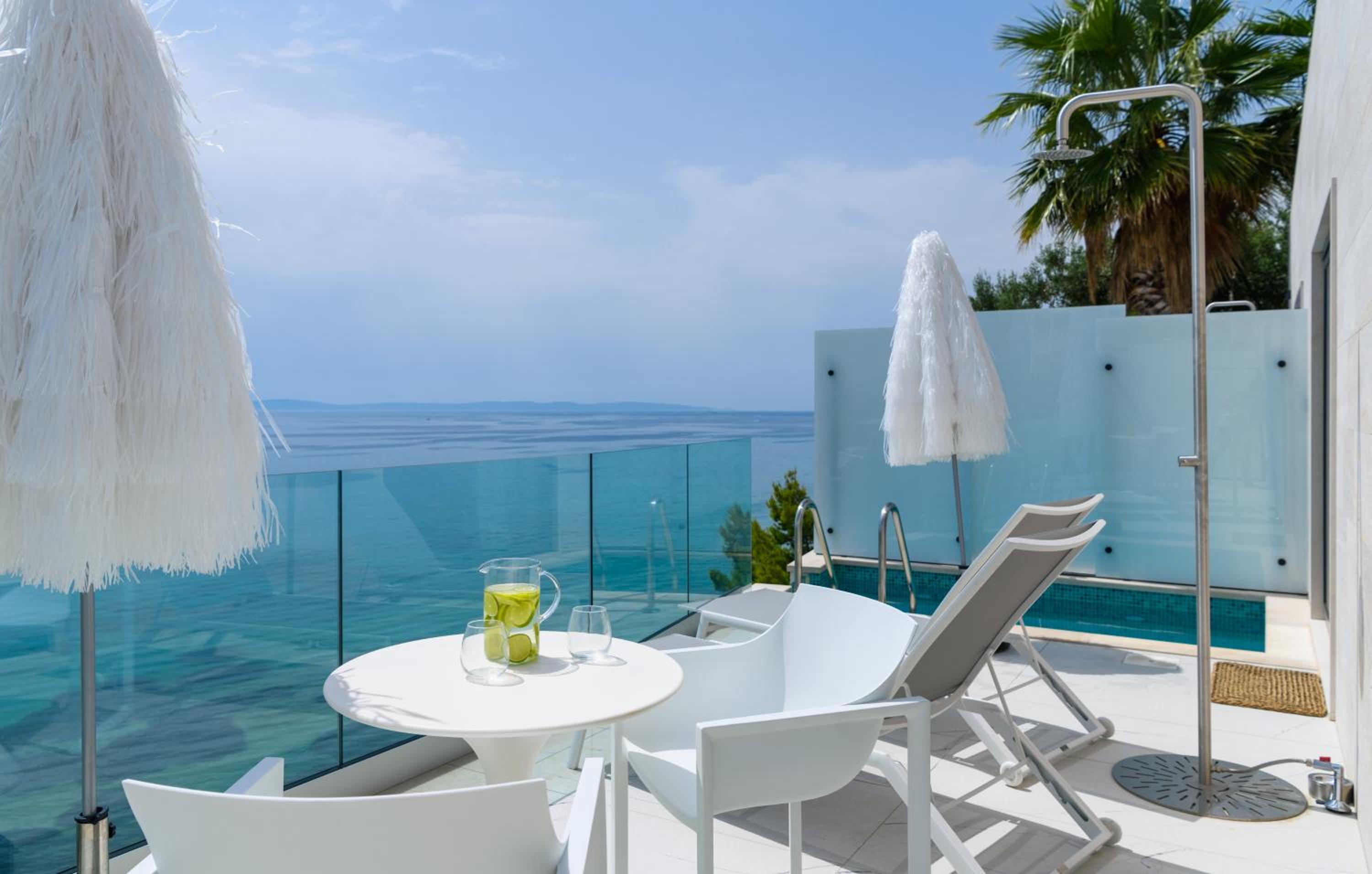 Suite with Private Pool photo 2