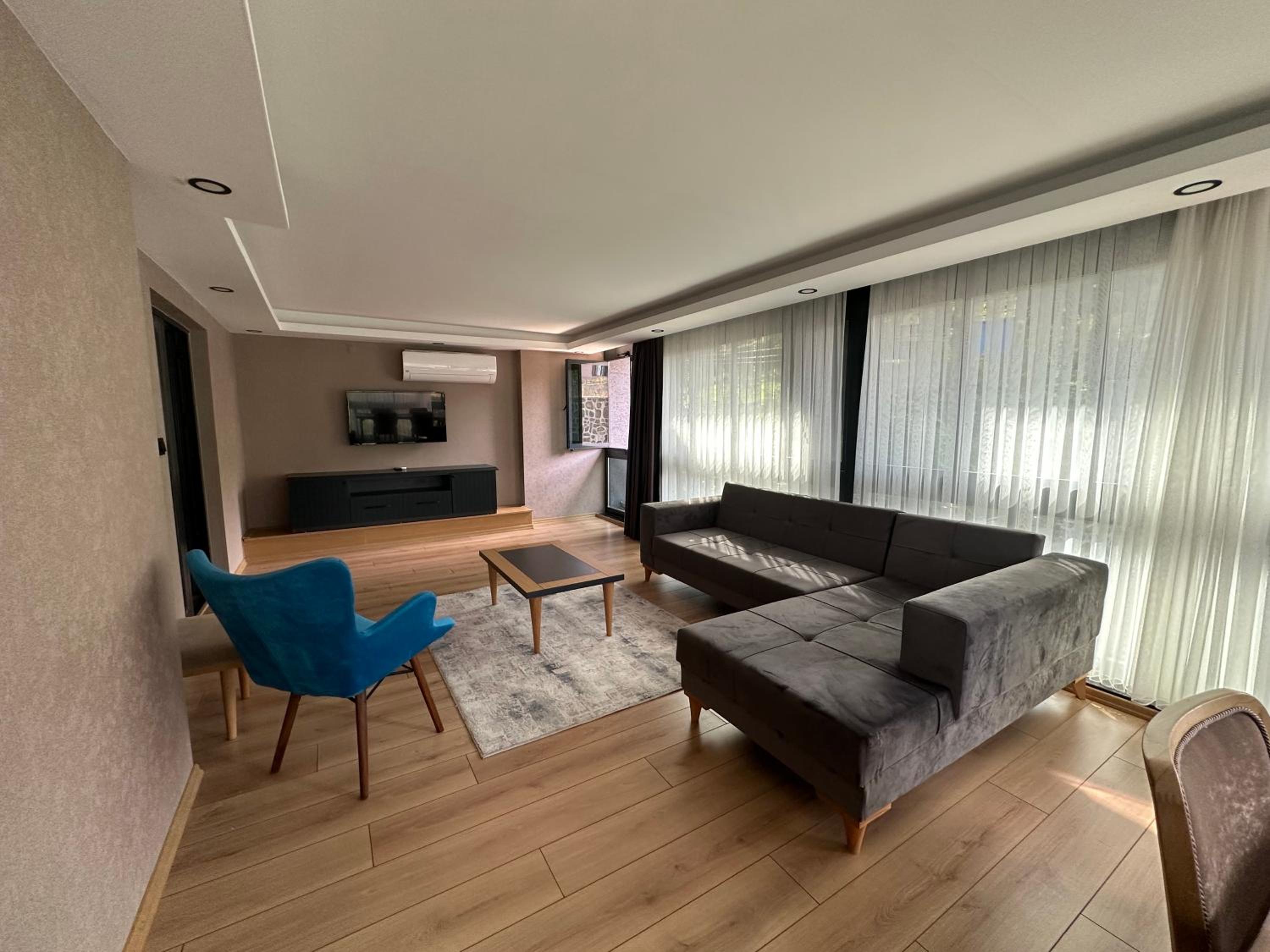 Suite with Terrace - Photo 18