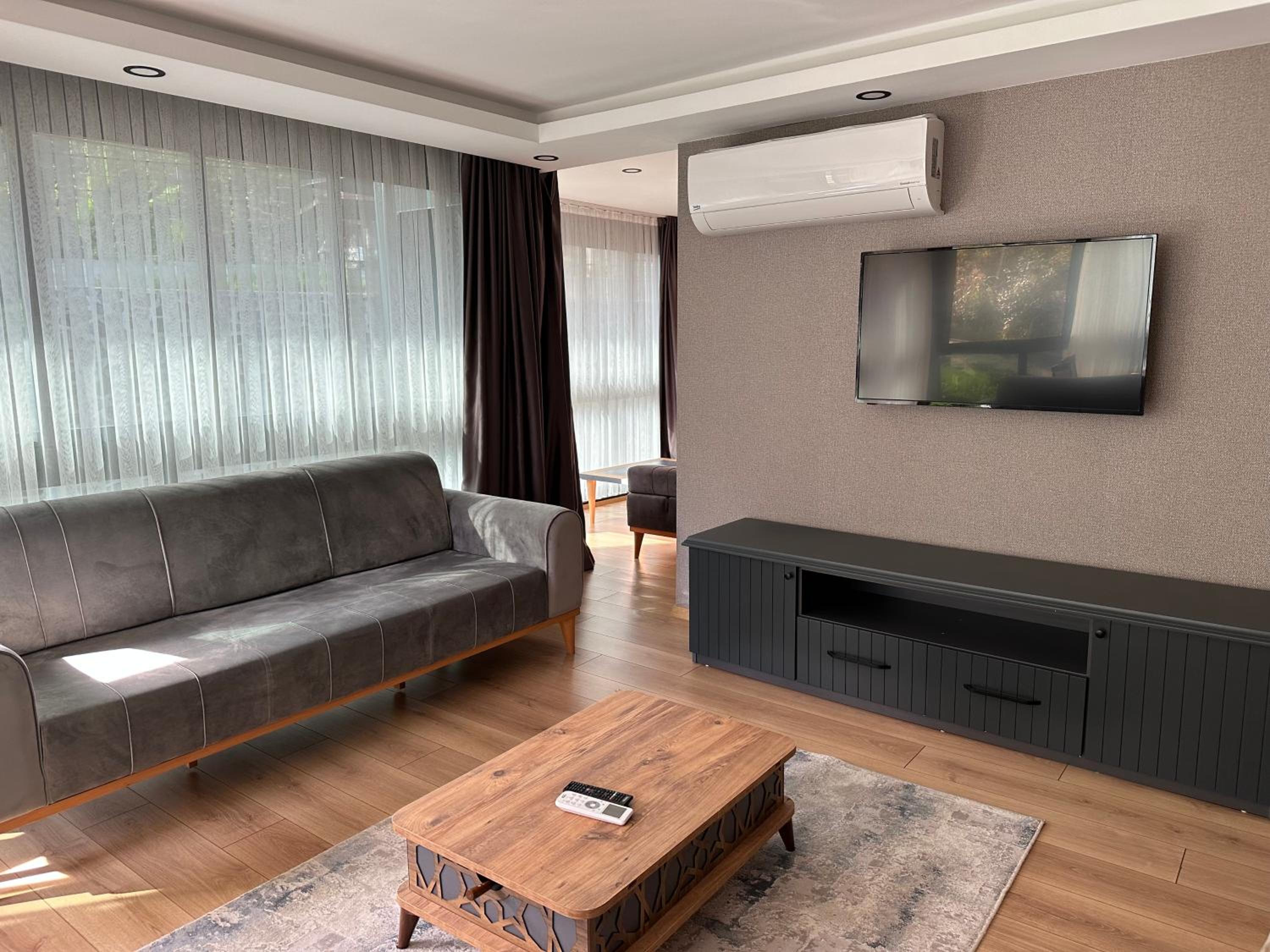 Suite with Terrace - Photo 7