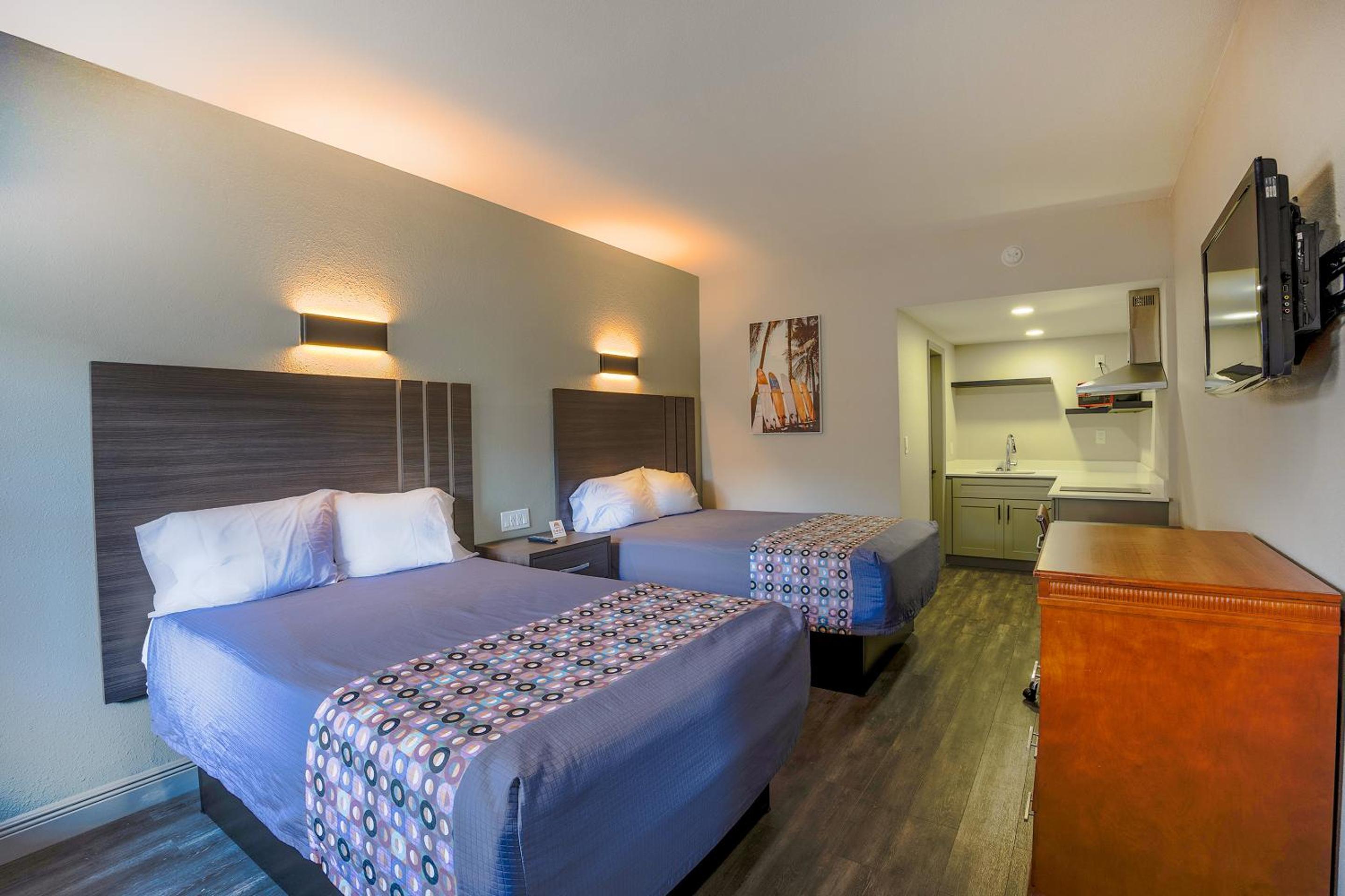 2 Full Bed Accessible photo 1