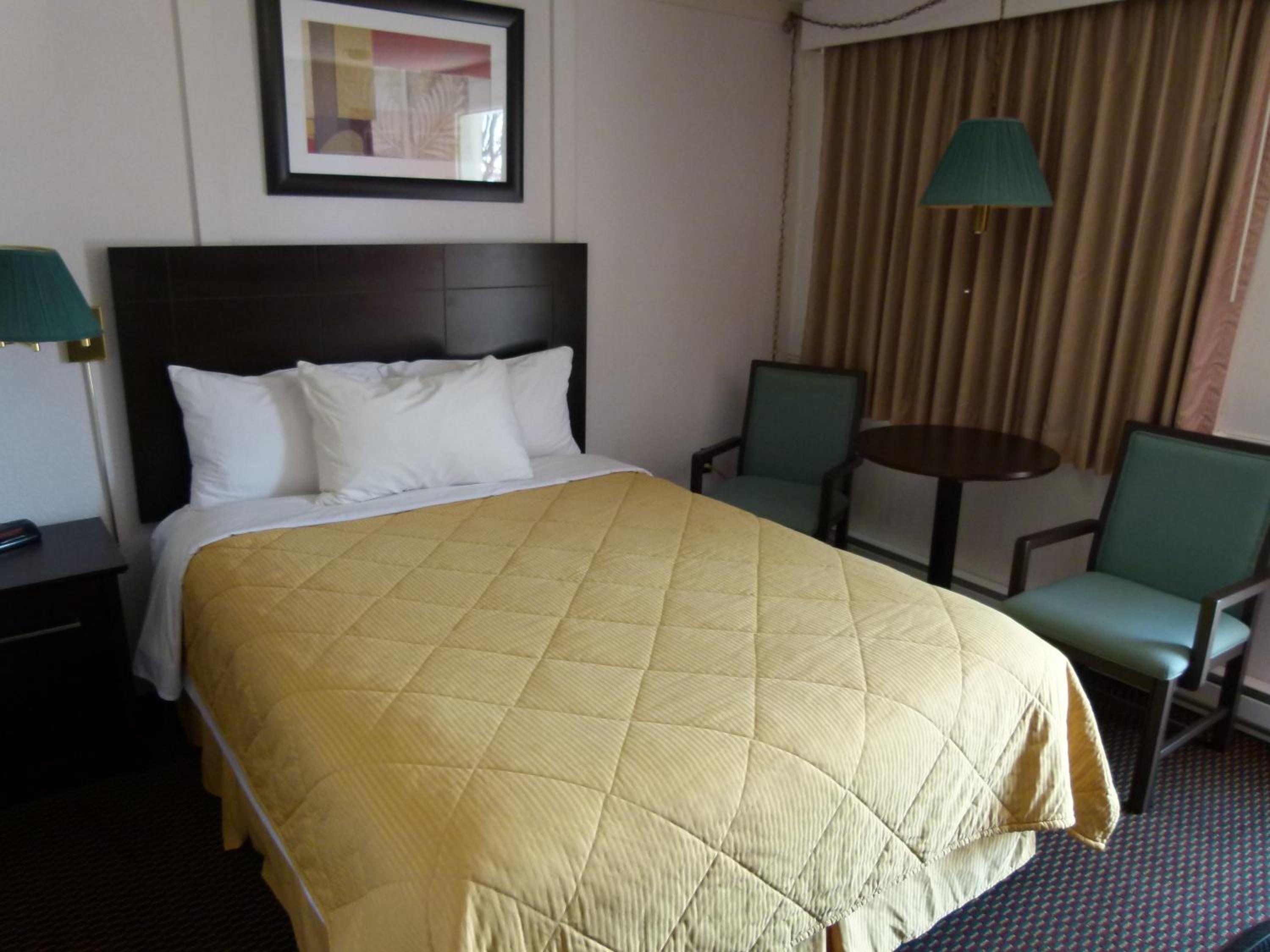 Queen Room photo 3