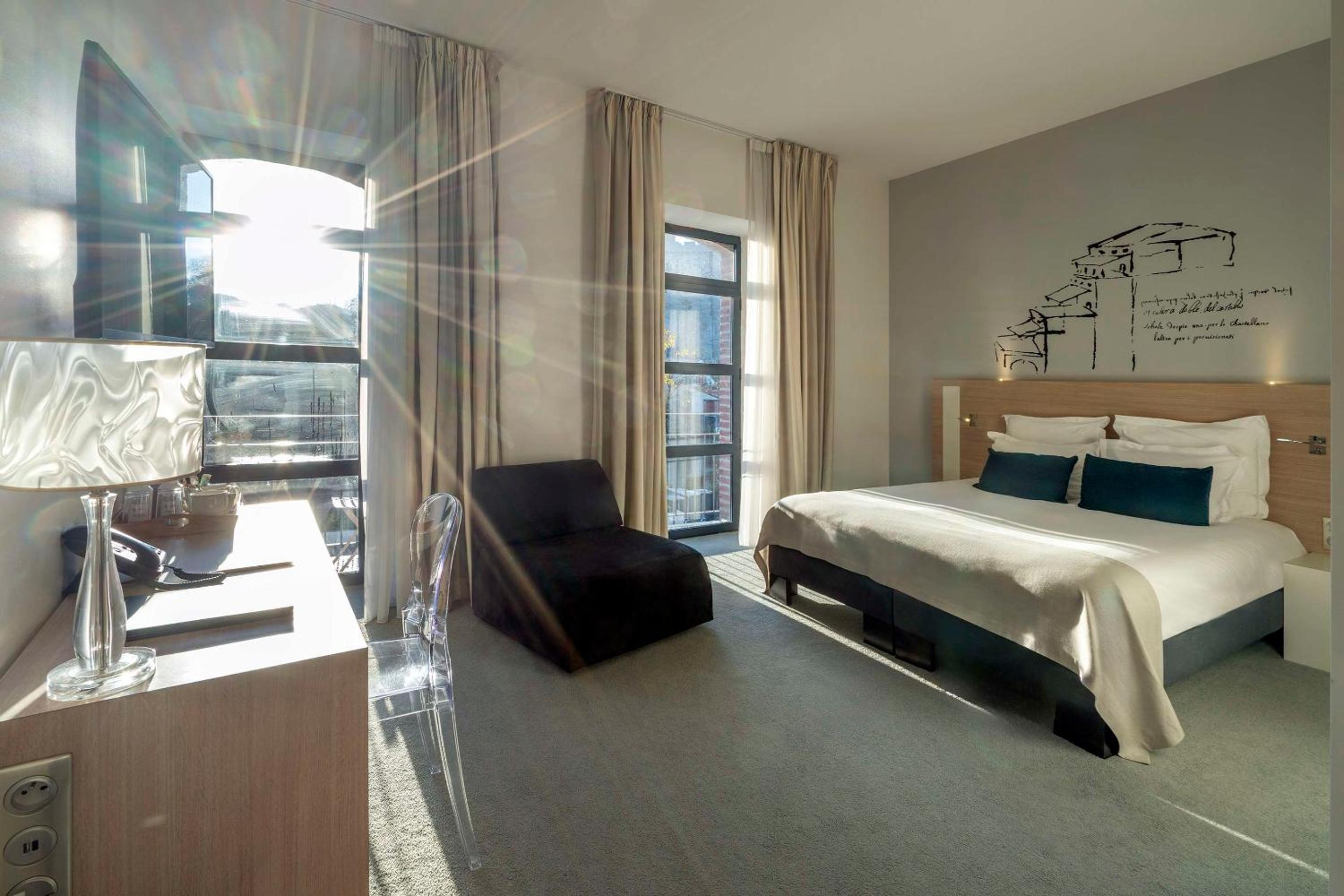 Privilege Queen Room with Balcony  - Photo 8