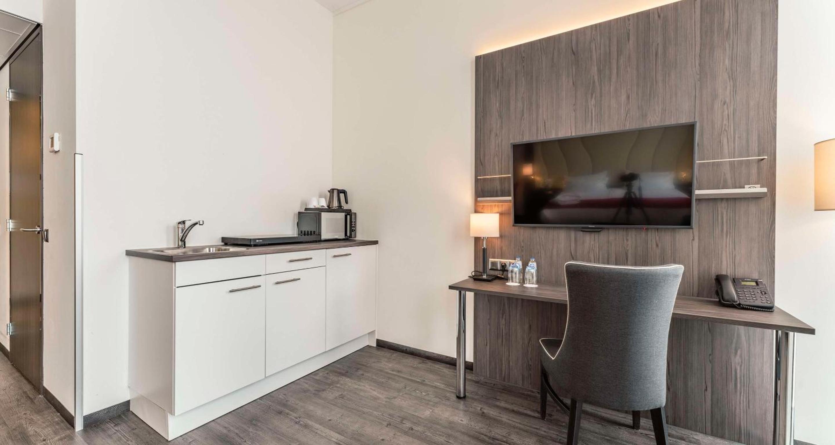 Superior Twin Room with Kitchenette - Photo 10