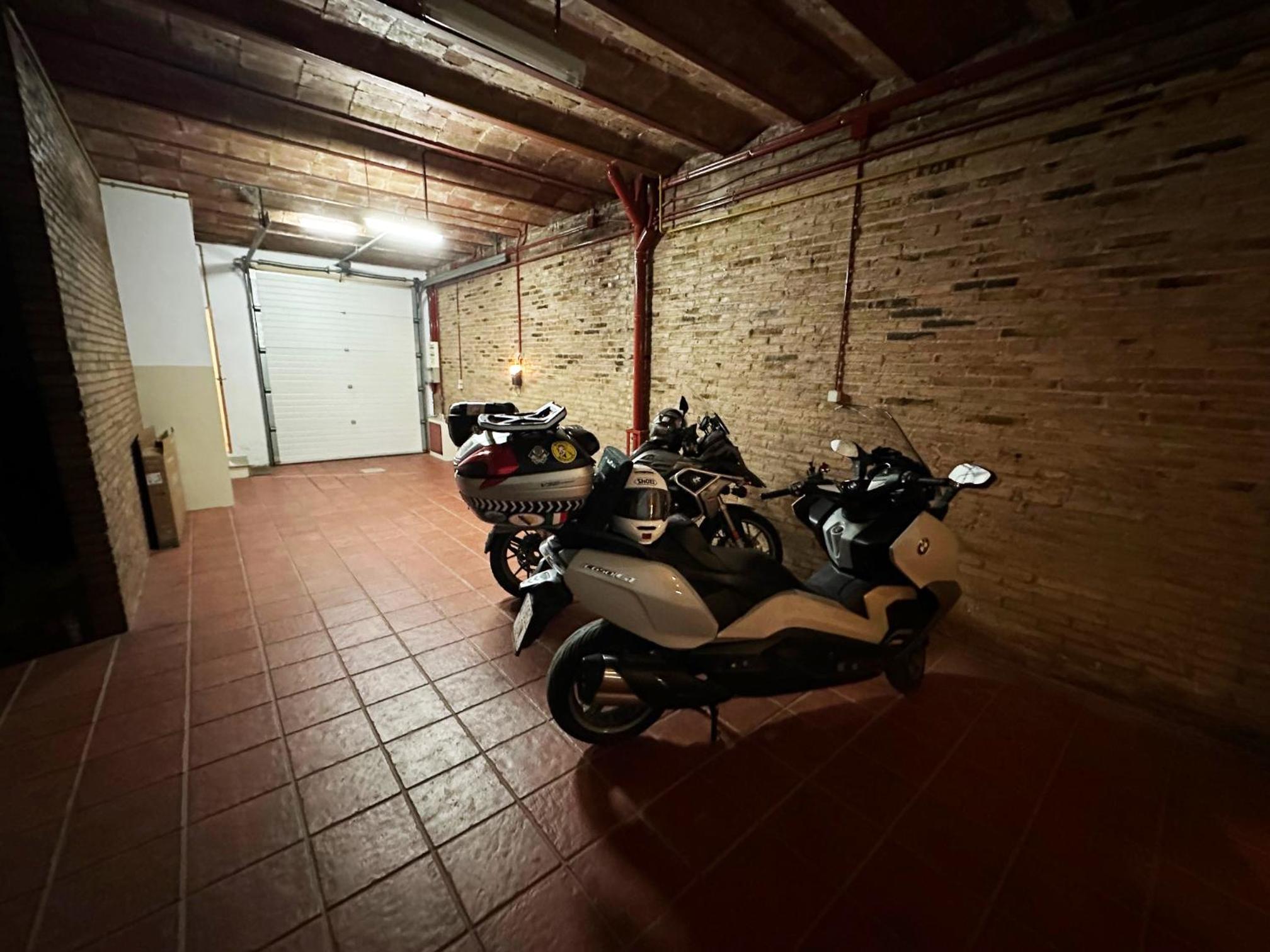 Four-Bedroom House photo 3