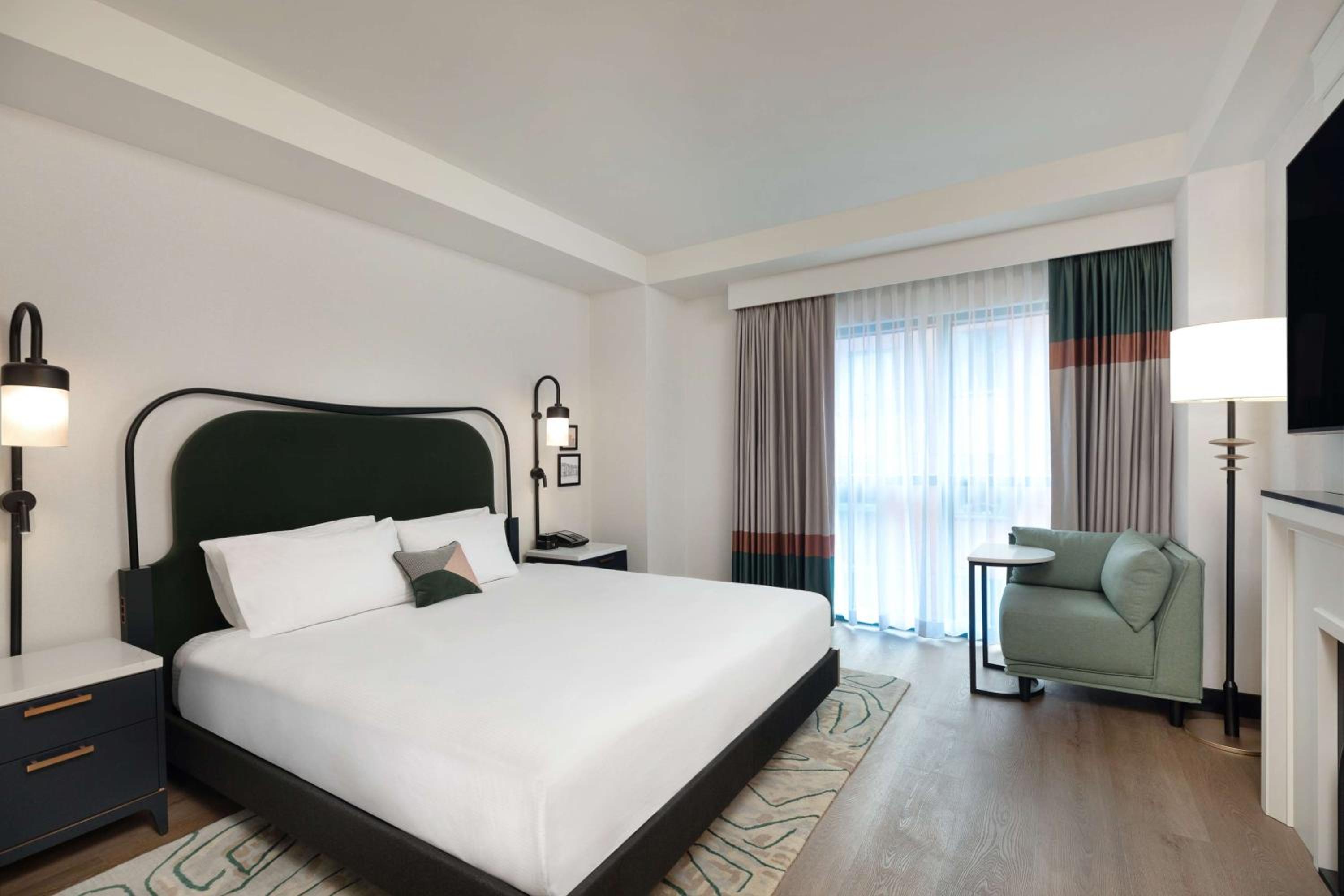 Deluxe King Room photo 3