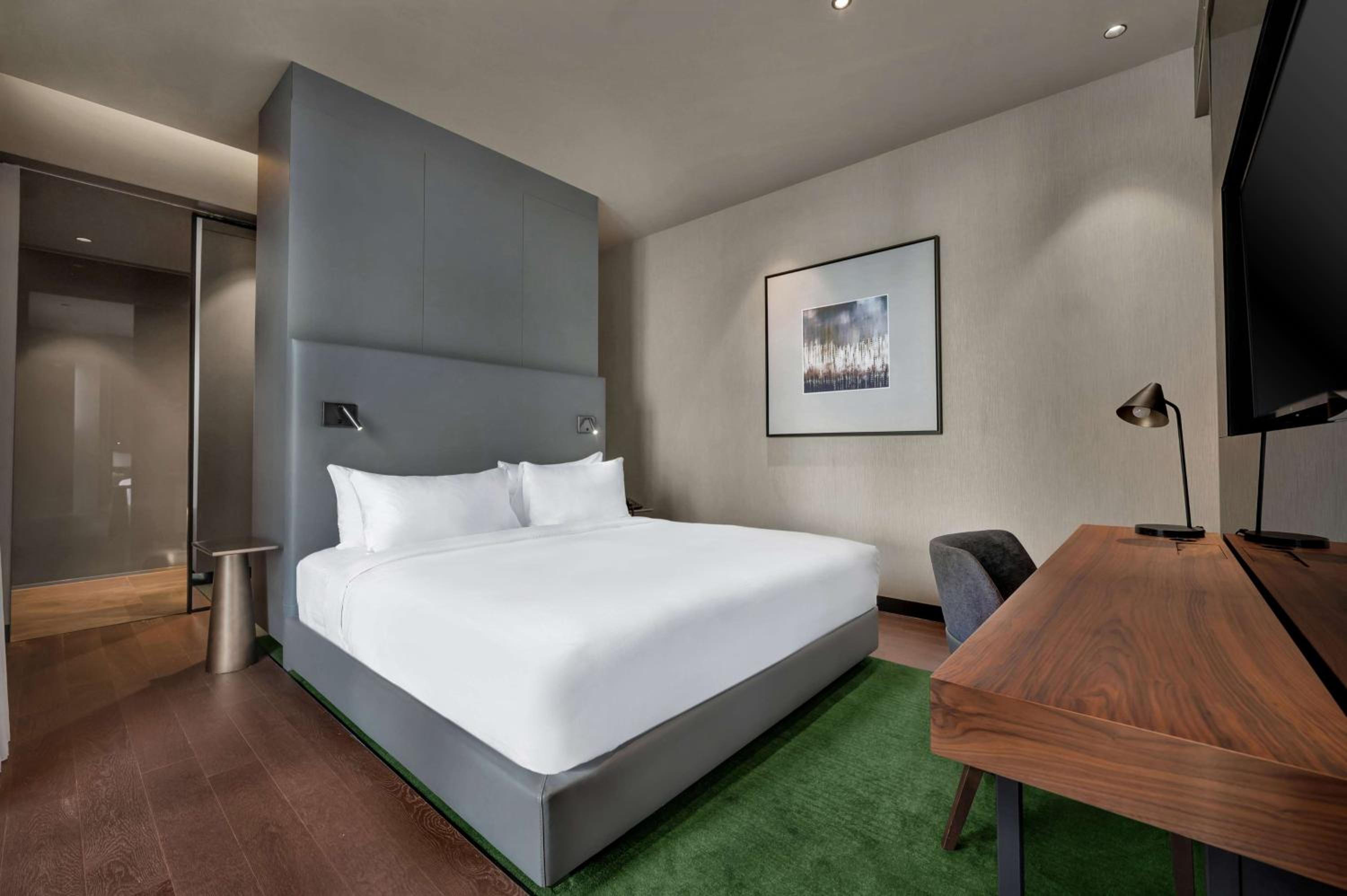 One-Bedroom King Suite - Photo 1